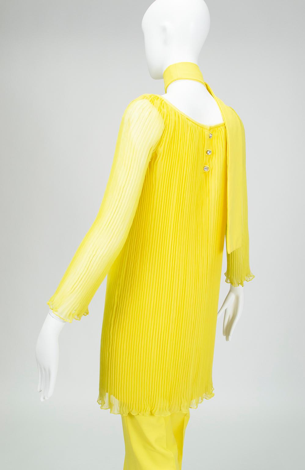 Sheer Yellow Jeweled Plissé Tunic and Cigarette Pant Ensemble – XS, 1960s In Excellent Condition For Sale In Tucson, AZ