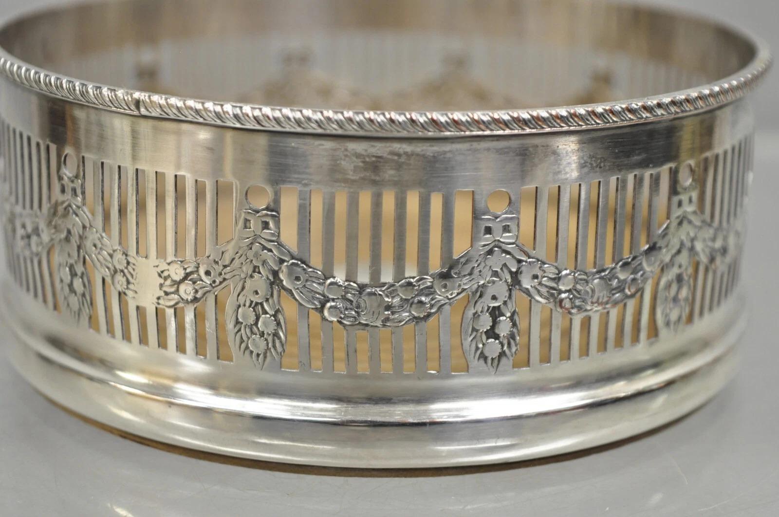 Édouardien Sheffield Edwardian Silver Plated Fretwork Draped Mahogany Wine Bottle Coaster (sous-verre pour bouteille de vin) en vente