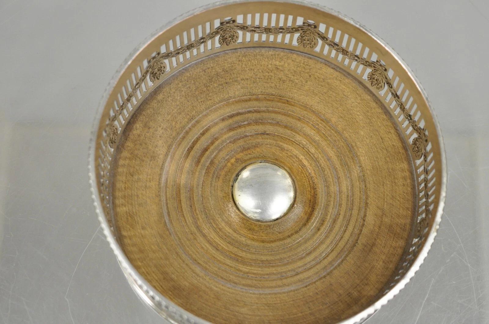 Sheffield Edwardian Silver Plated Fretwork Draped Mahogany Wine Bottle Coaster (sous-verre pour bouteille de vin) Bon état - En vente à Philadelphia, PA