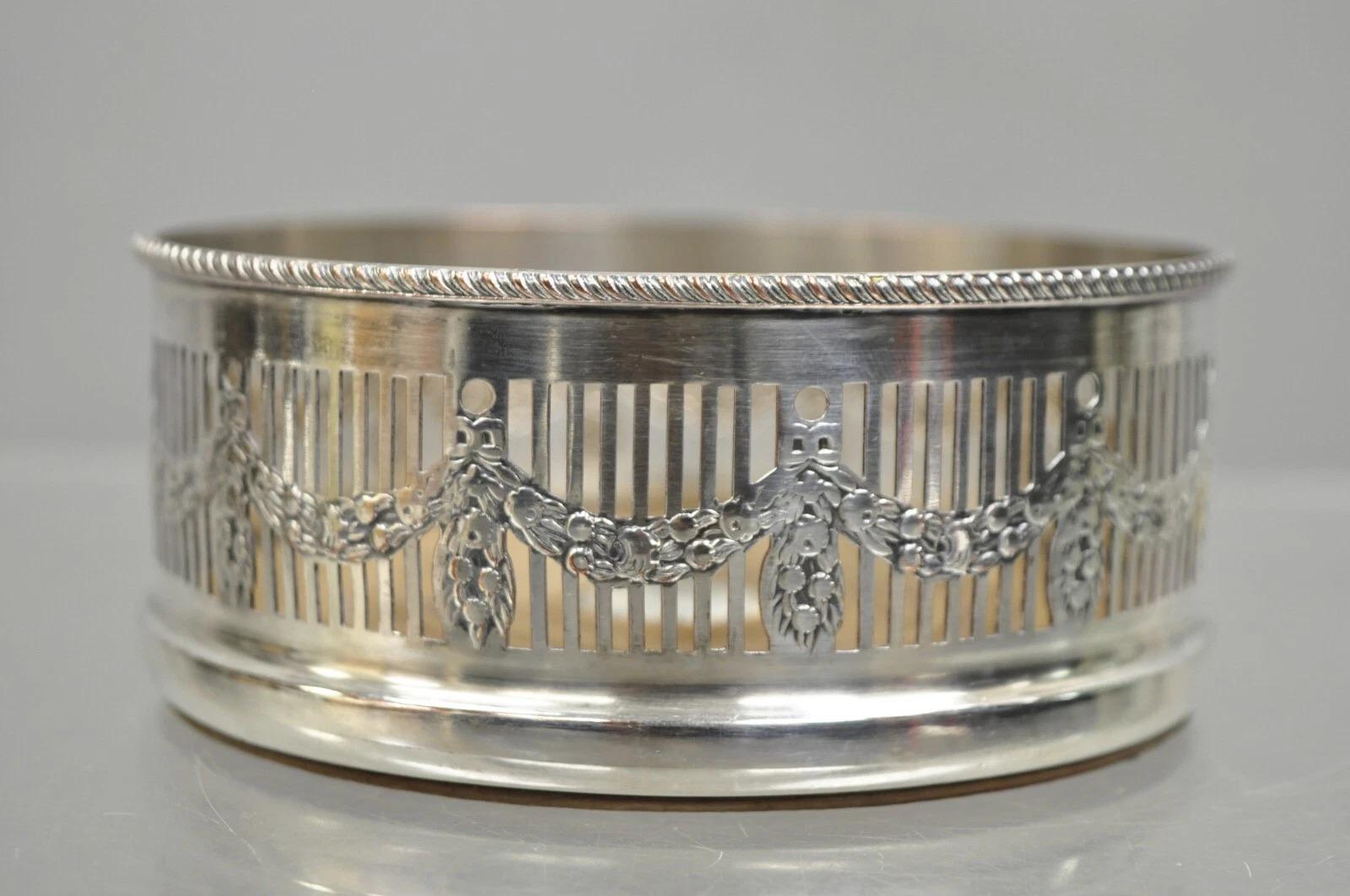 Sheffield Edwardian Silver Plated Fretwork Draped Mahogany Wine Bottle Coaster (sous-verre pour bouteille de vin) en vente 1
