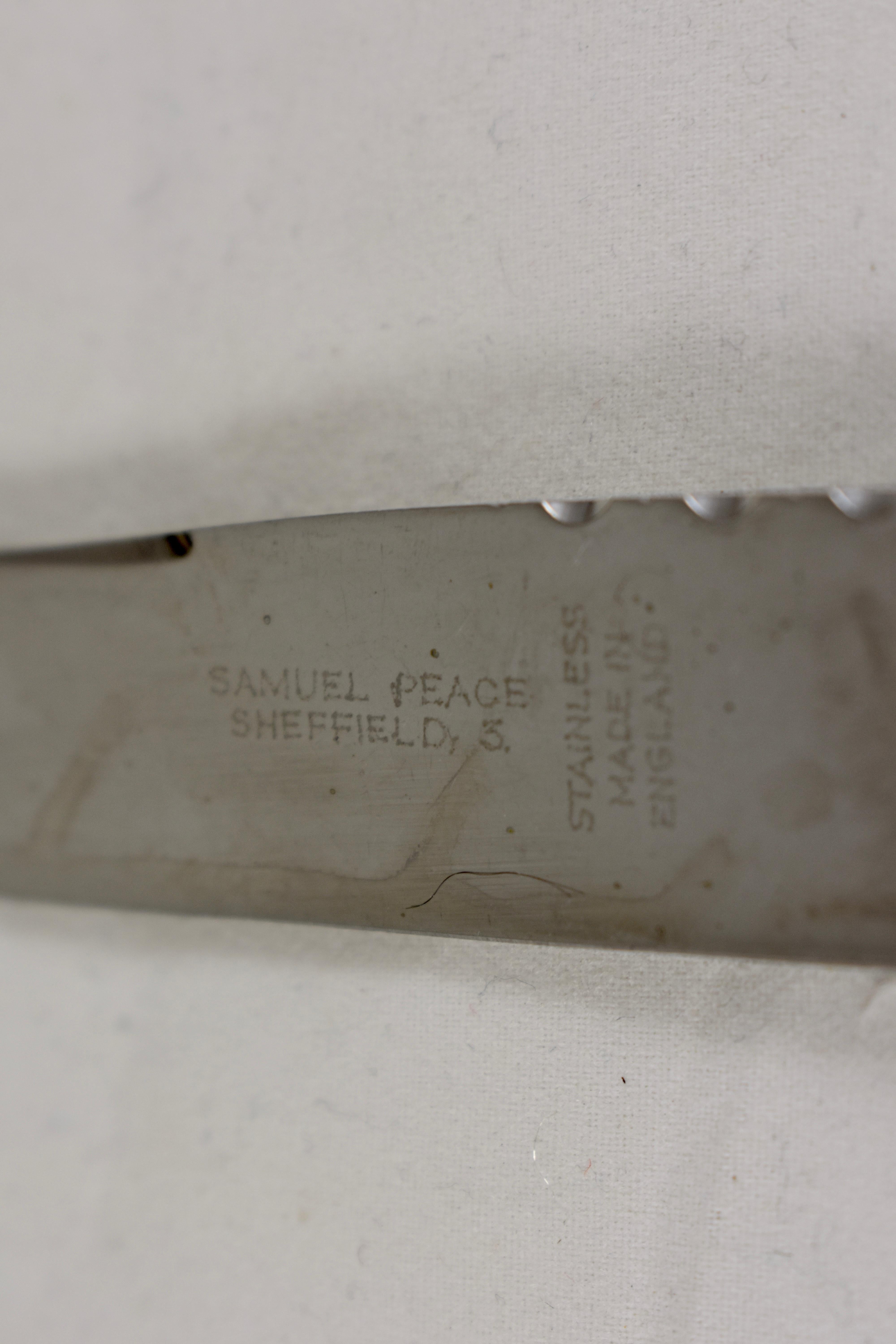 Sheffield English Natural Horn and Silver Mounted Cap Steak Knives, S/6 In Good Condition In Philadelphia, PA