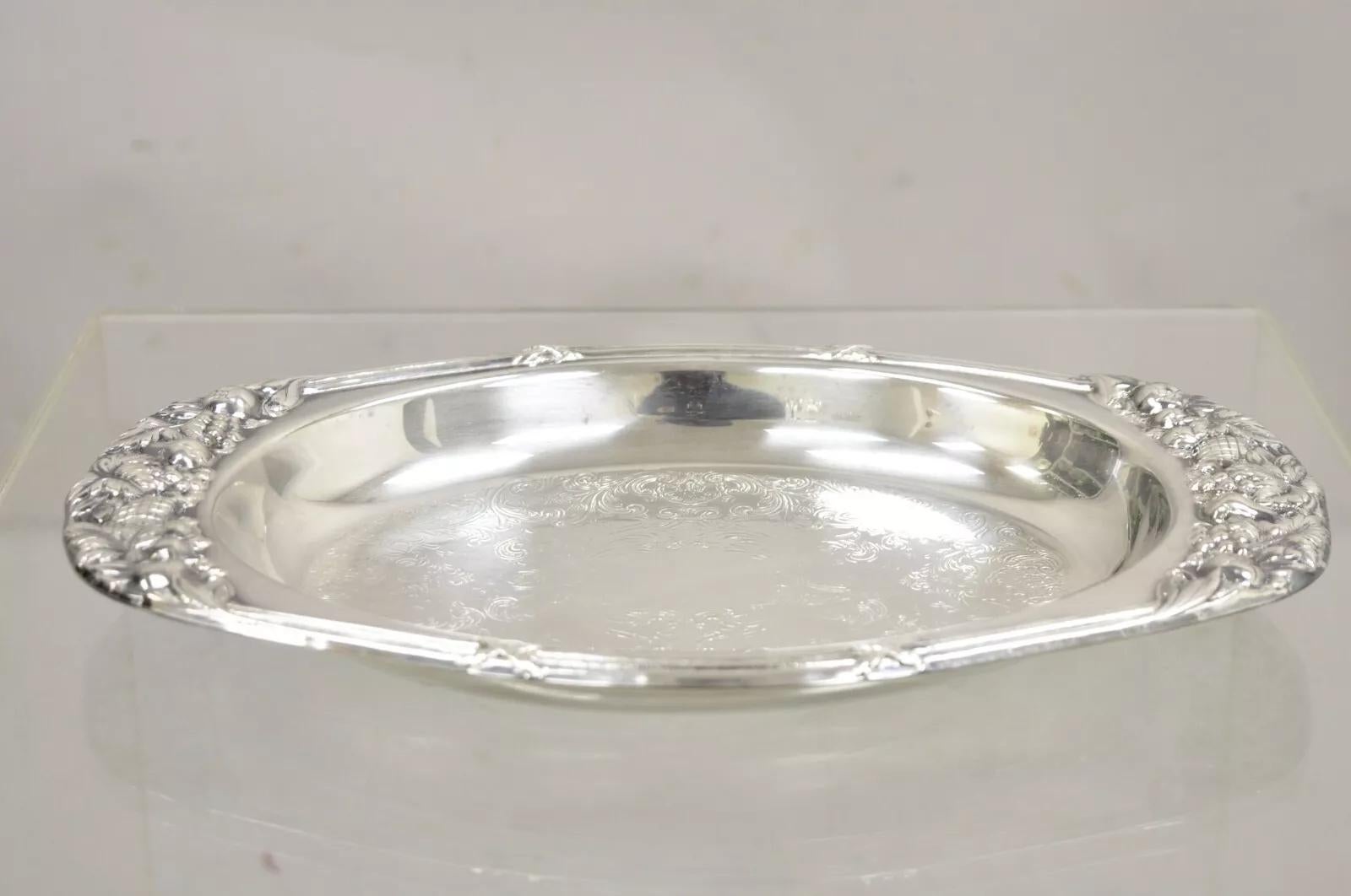 Sheffield Silver Co. Plato ovalado con baño de plata USA Fruit Harvest Repousse siglo XX en venta