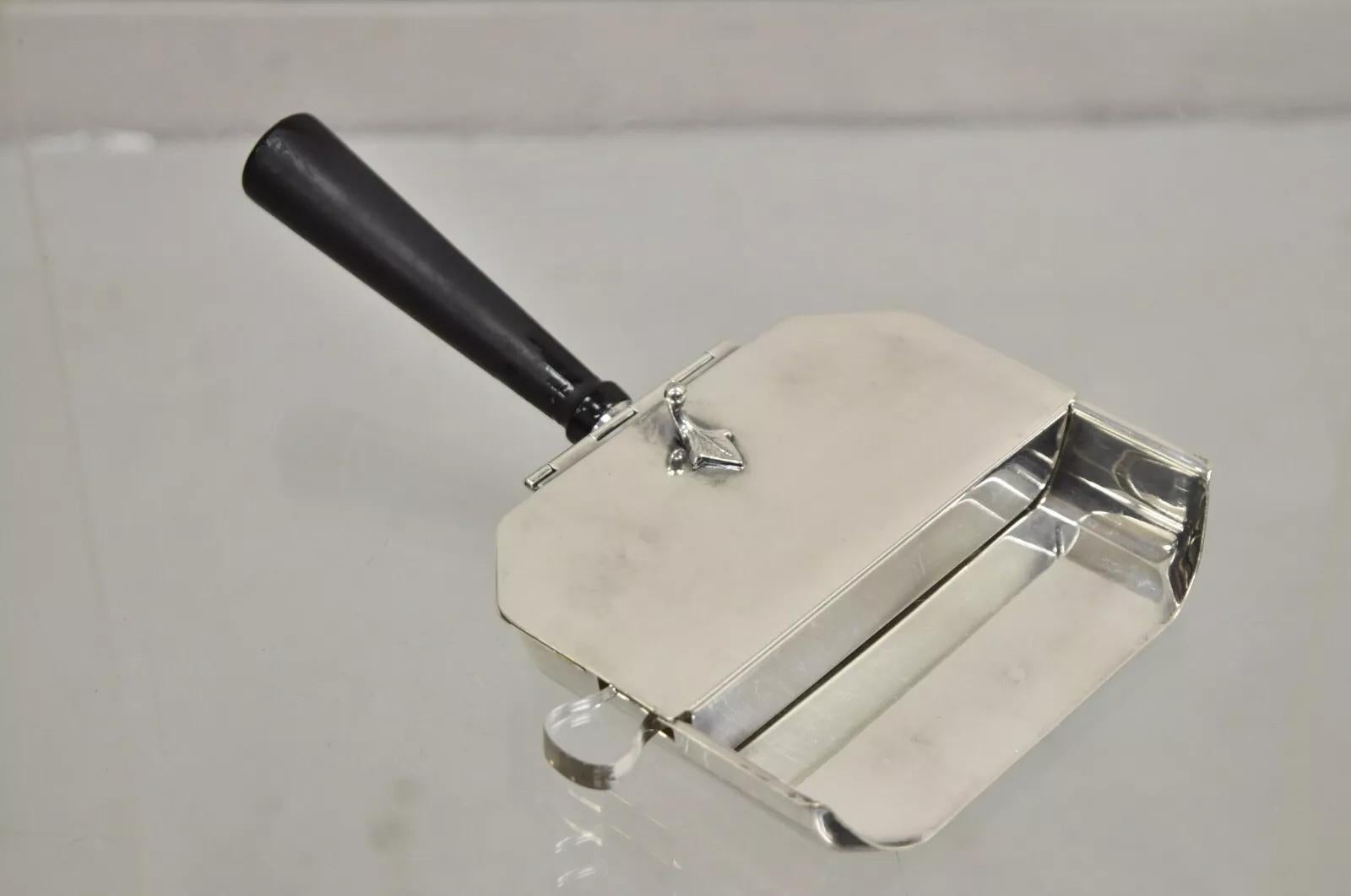 Sheffield Silver Co. USA Silver Plated Butlers Crumb Catcher Tray w/ Broom For Sale 5