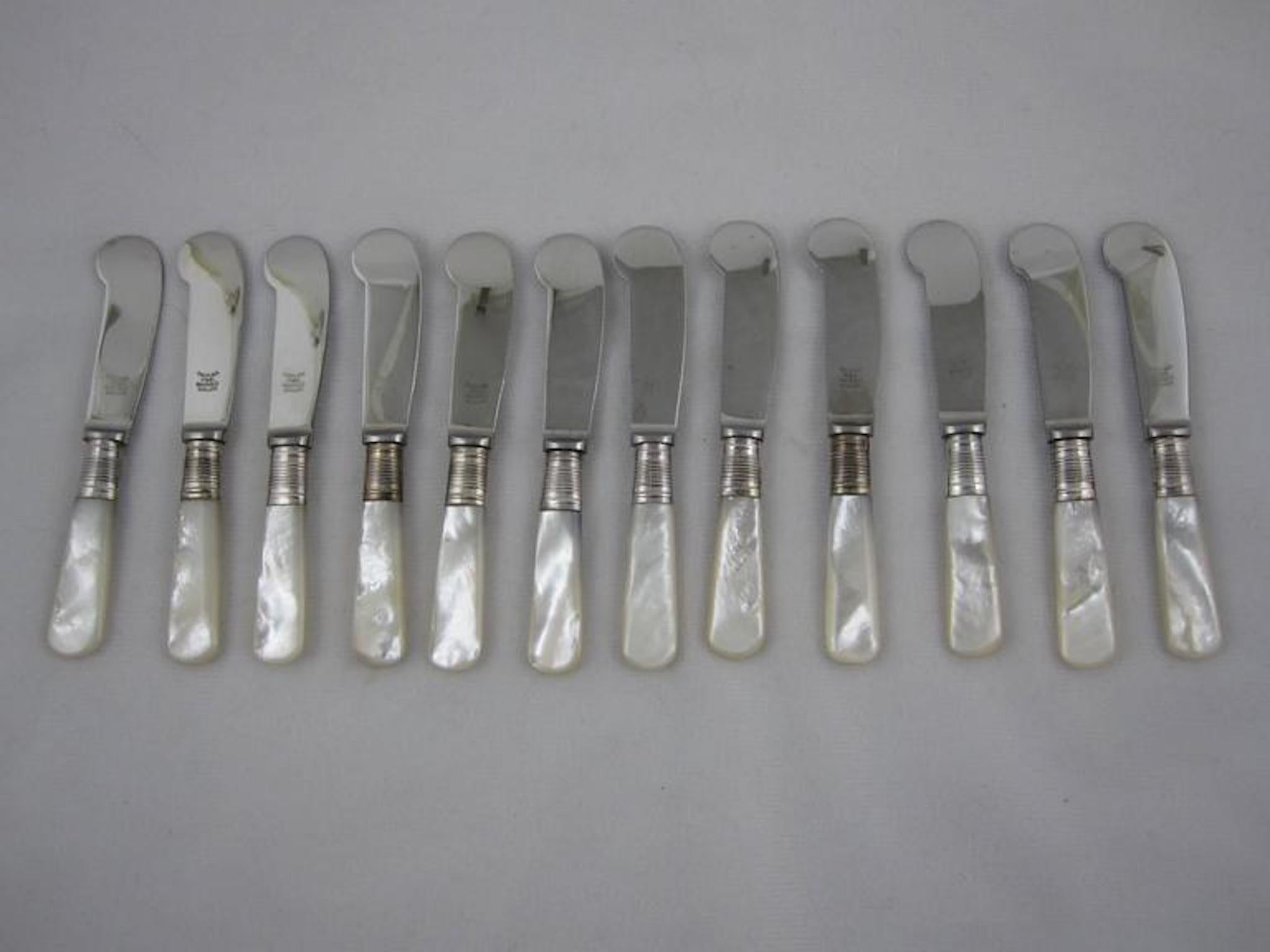 Sheffield Silver & Pearl Handle Antipasto or Hors d’Oeuvre Spreaders, Set of 12 In Good Condition In Philadelphia, PA