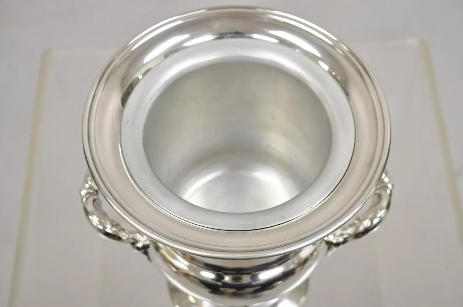Sheffield USA Silver Plated Ornate Twin Handle Champagne Chiller Ice Bucket In Good Condition For Sale In Philadelphia, PA