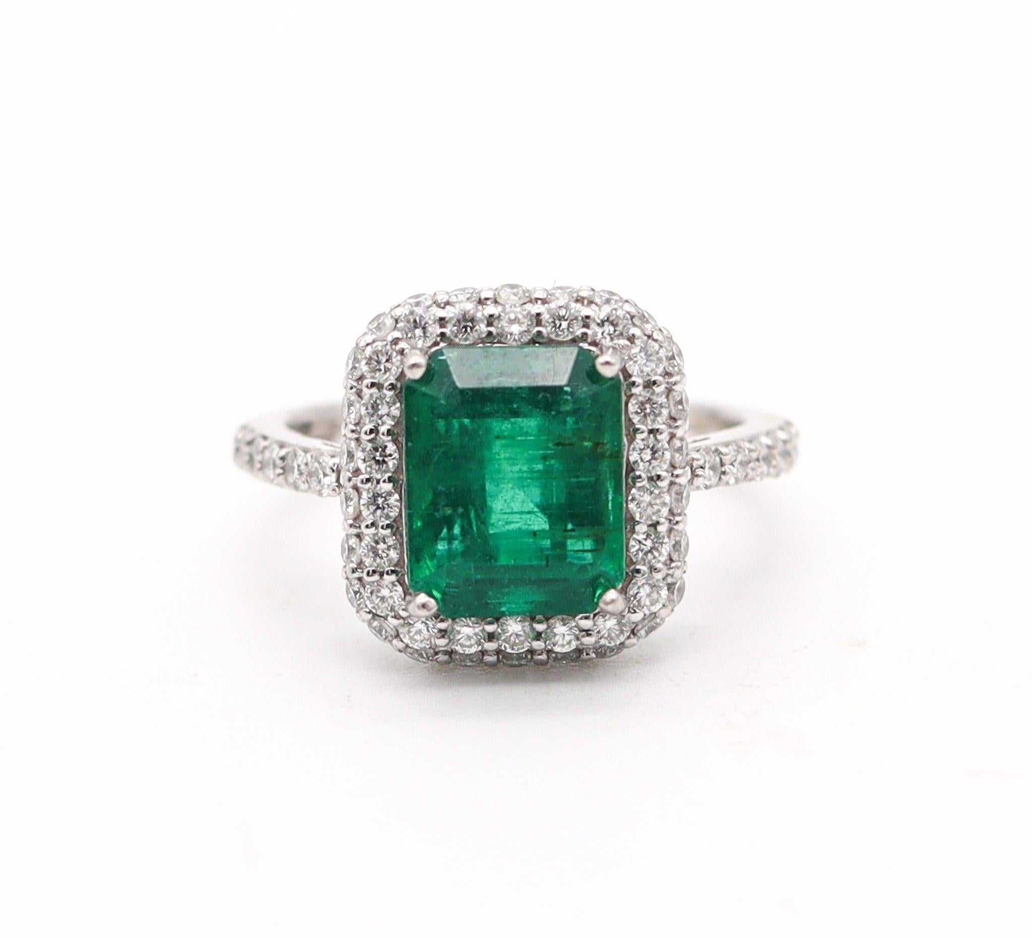 SHEFFIELD'S & SONS Cocktail Ring In 18Kt Gold With 4.00 Ctw Emerald & Diamonds In Excellent Condition For Sale In Miami, FL