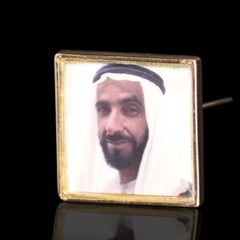 Sheikh Zayed Frame 18k Yellow Gold Customizable Brooch