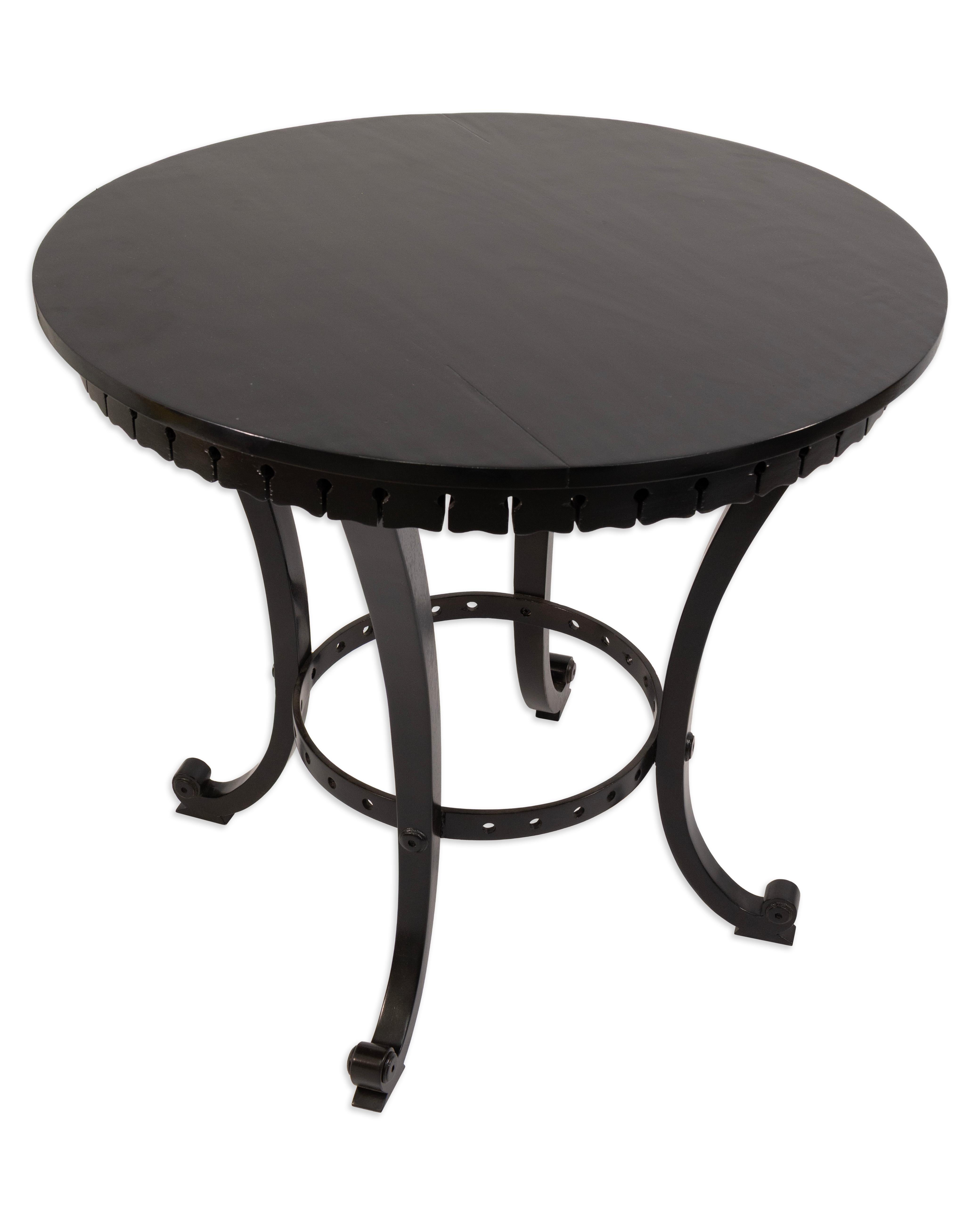 Shelburne Ebenholz Finished Runde Massiv Mahagoni Akzent Tisch mit gebogenen Basis im Angebot 2