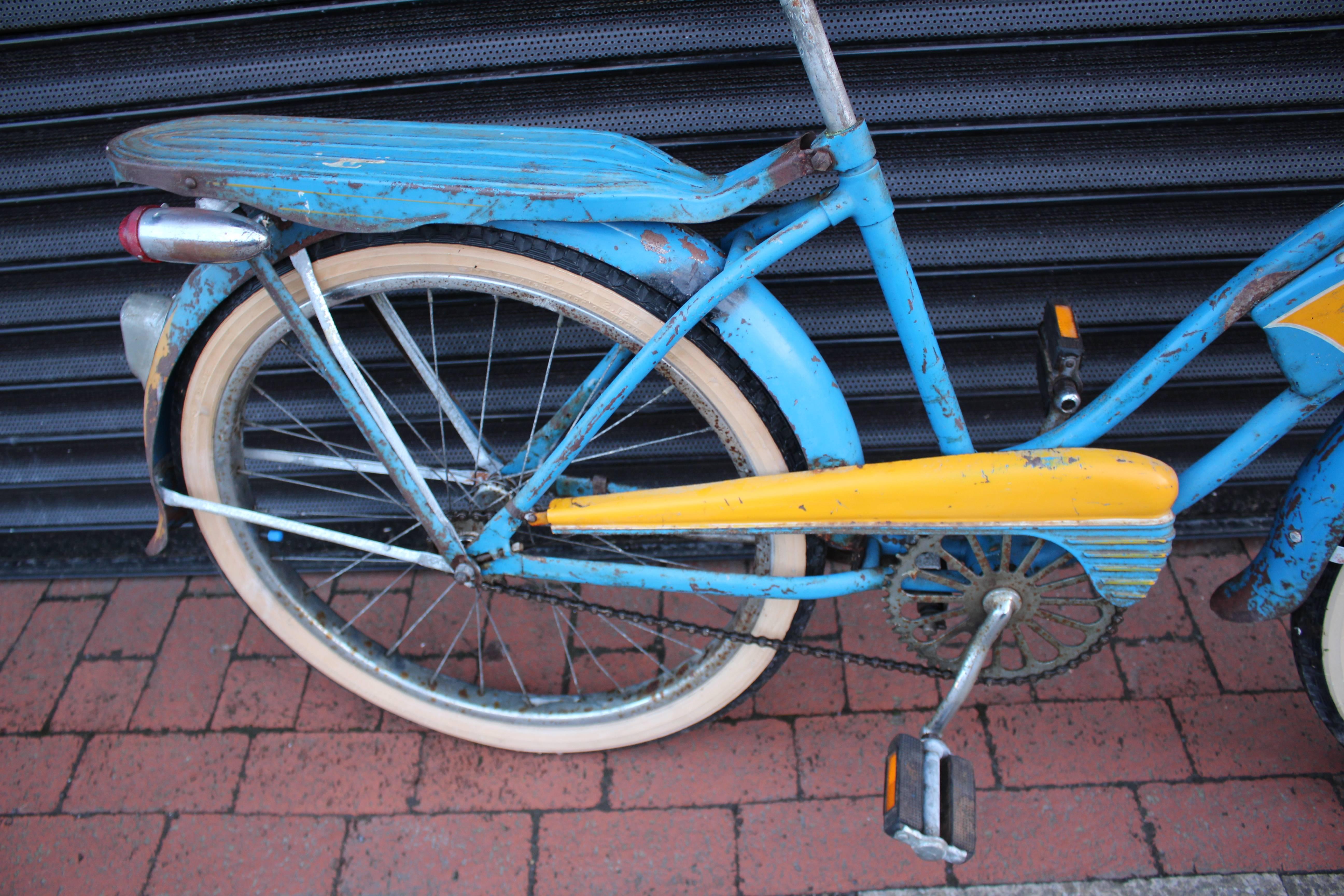 Mid-Century Modern Shelby Donald Duck Bicycle, 1949 For Sale
