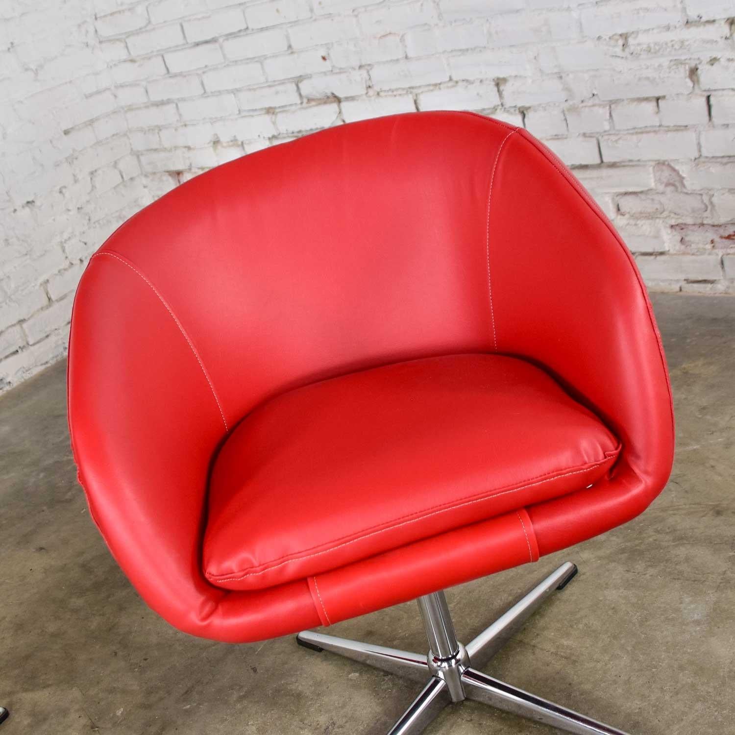 Shelby Williams MCM Swivel Bucket Chairs Red Vinyl Faux Leather & Chrome X Base For Sale 6
