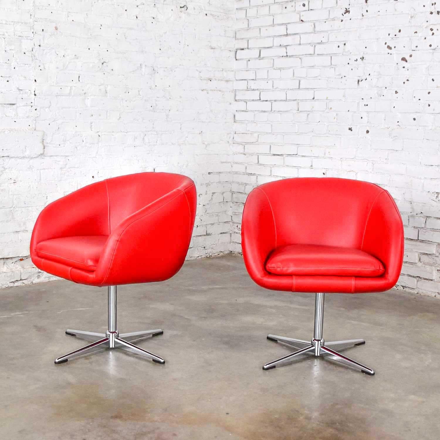 Shelby Williams MCM Swivel Bucket Chairs Red Vinyl Faux Leather & Chrome X Base For Sale 10