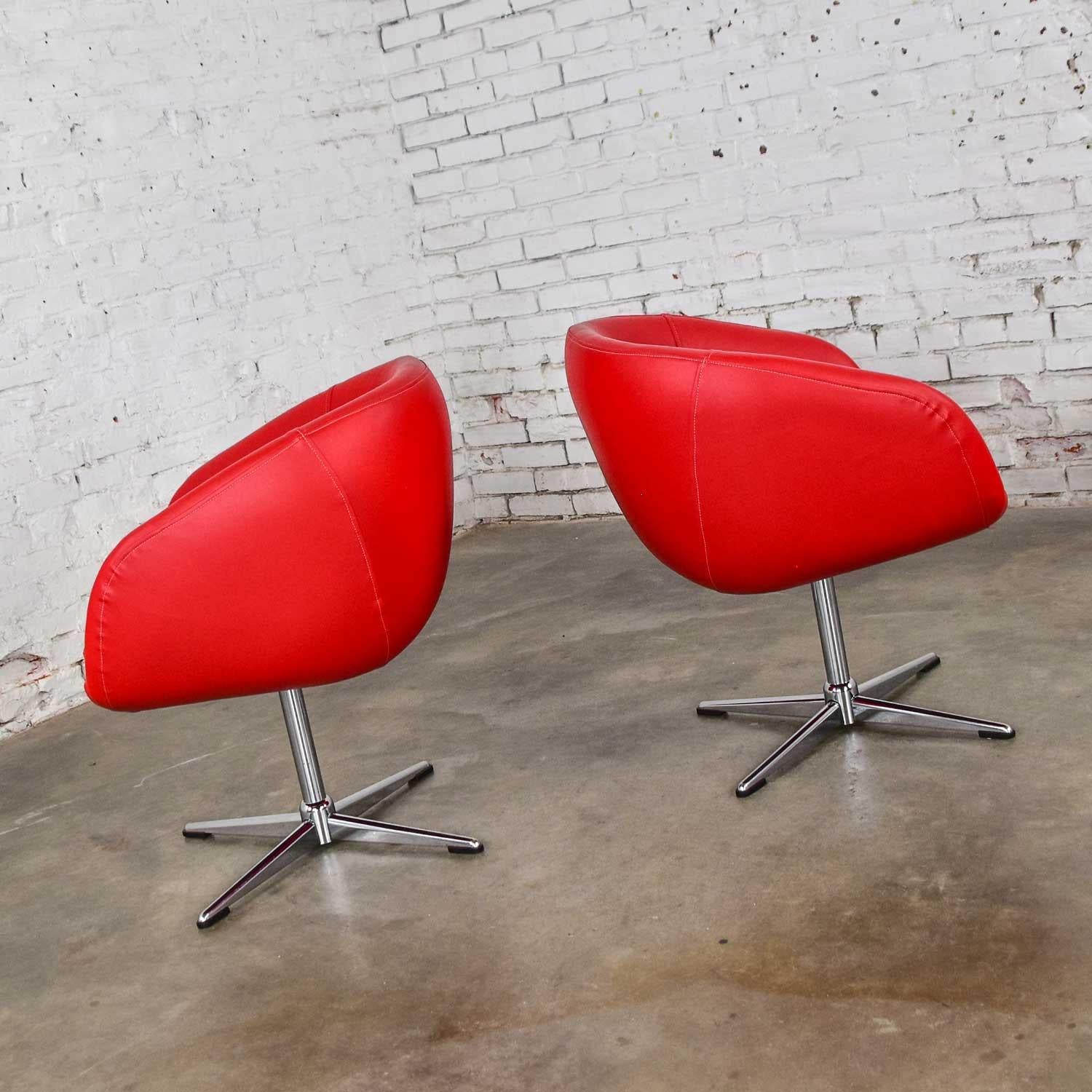 Shelby Williams MCM Swivel Bucket Chairs Red Vinyl Faux Leather & Chrome X Base In Good Condition For Sale In Topeka, KS