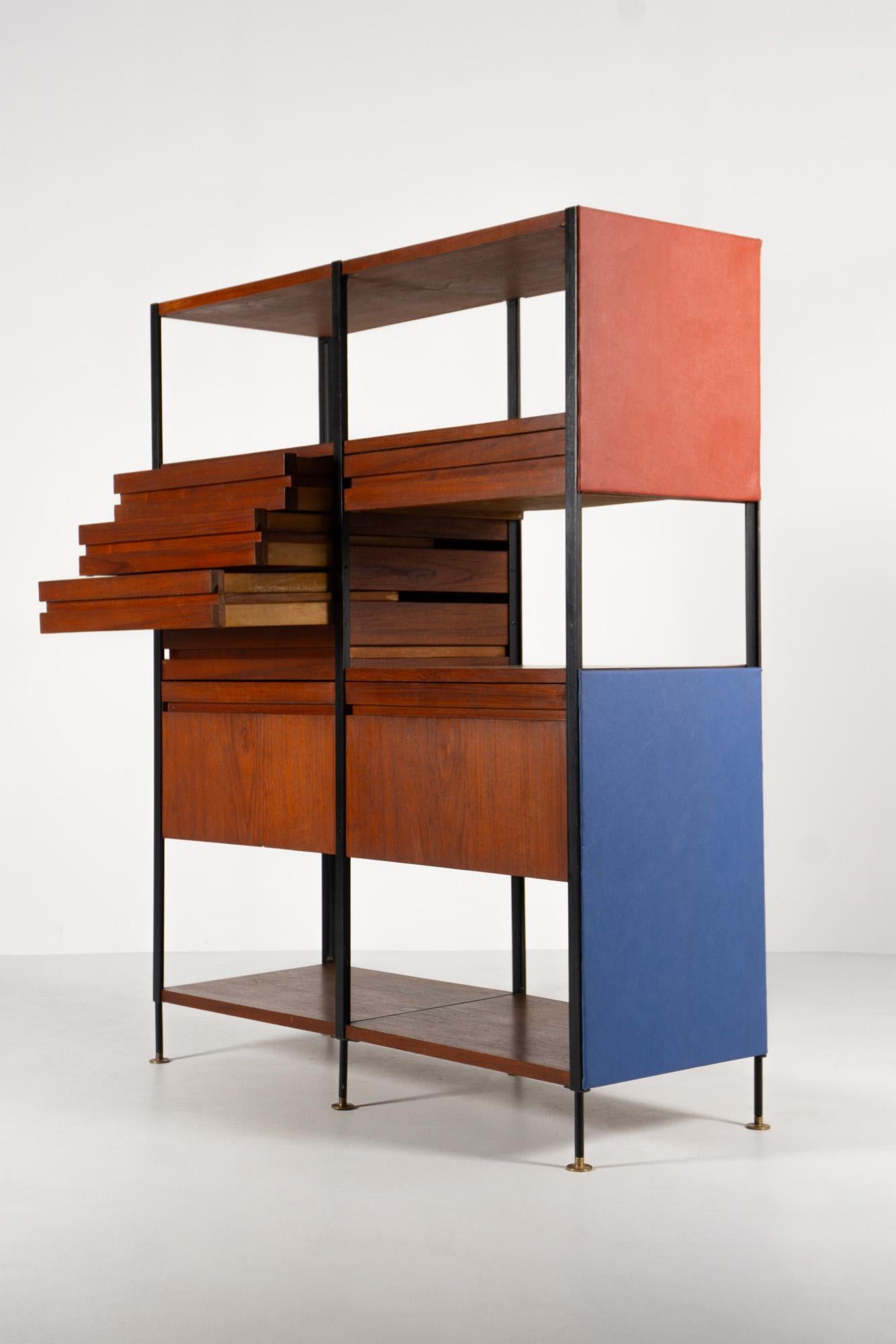 Mid-Century Modern Attr. d'étagère Osvaldo Borsani 1960 en vente