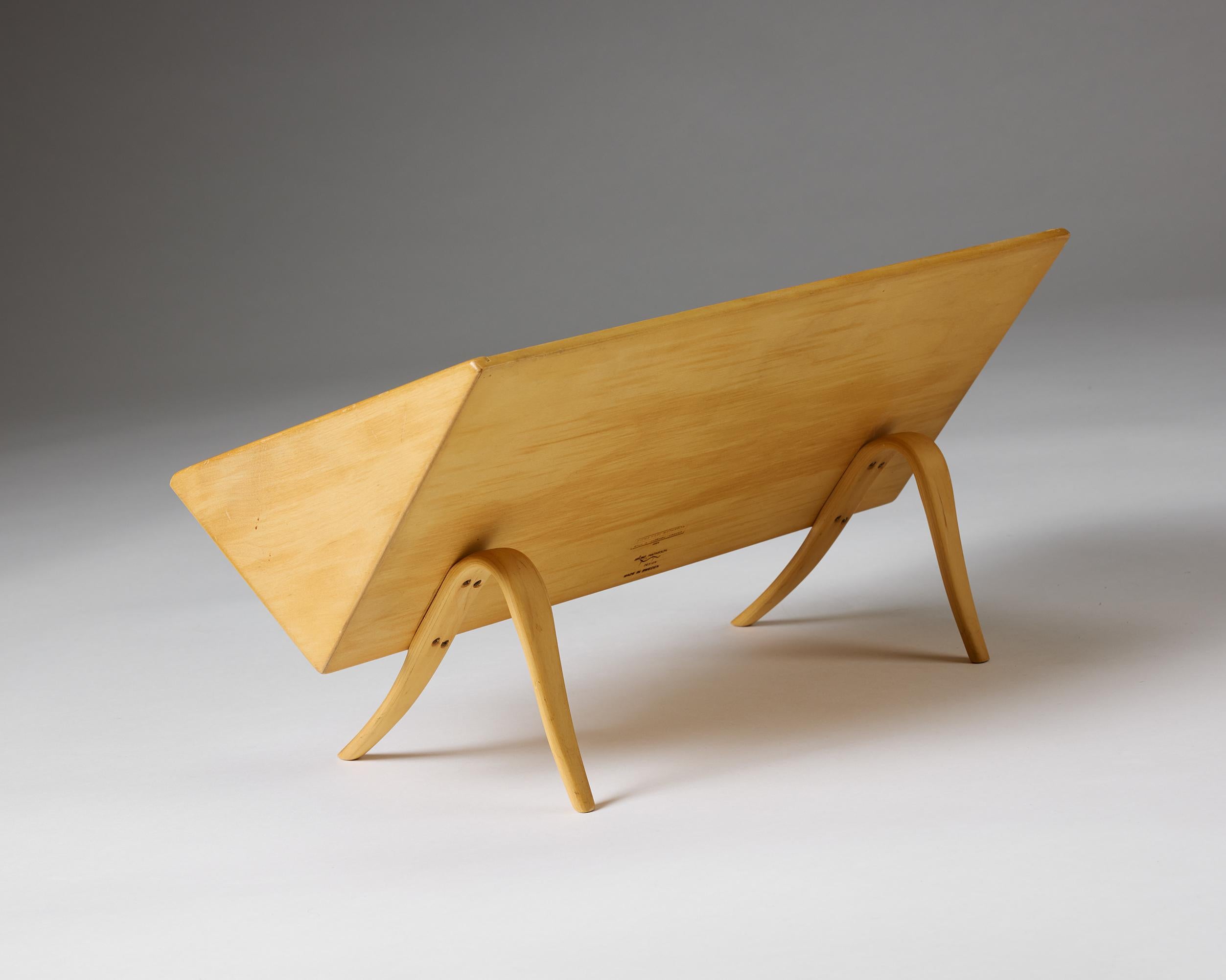 20th Century Shelf 'Book crib' model T-709 Designed by Bruno Mathsson for Firma Karl Mathsson For Sale