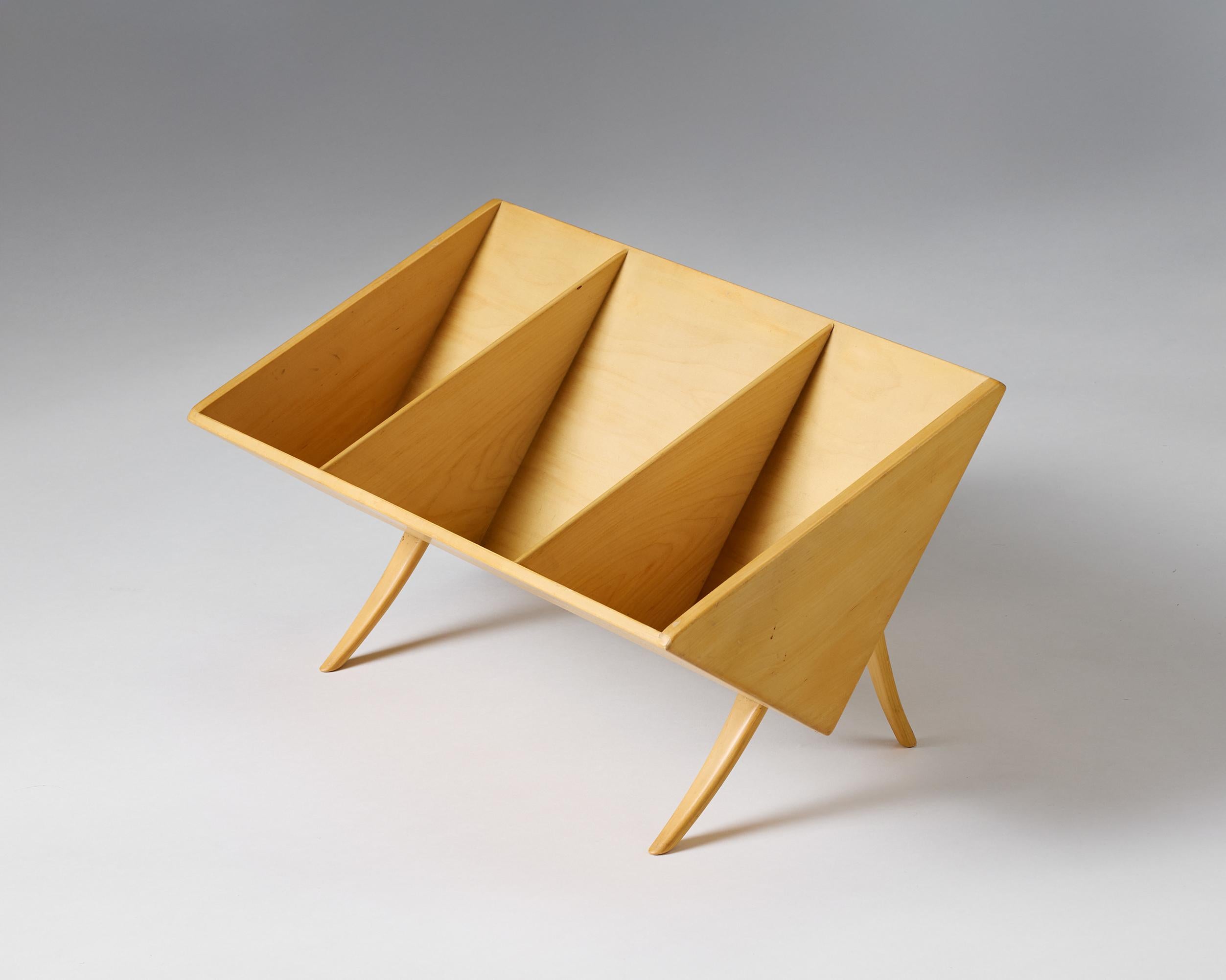Birch Shelf 'Book crib' model T-709 Designed by Bruno Mathsson for Firma Karl Mathsson For Sale