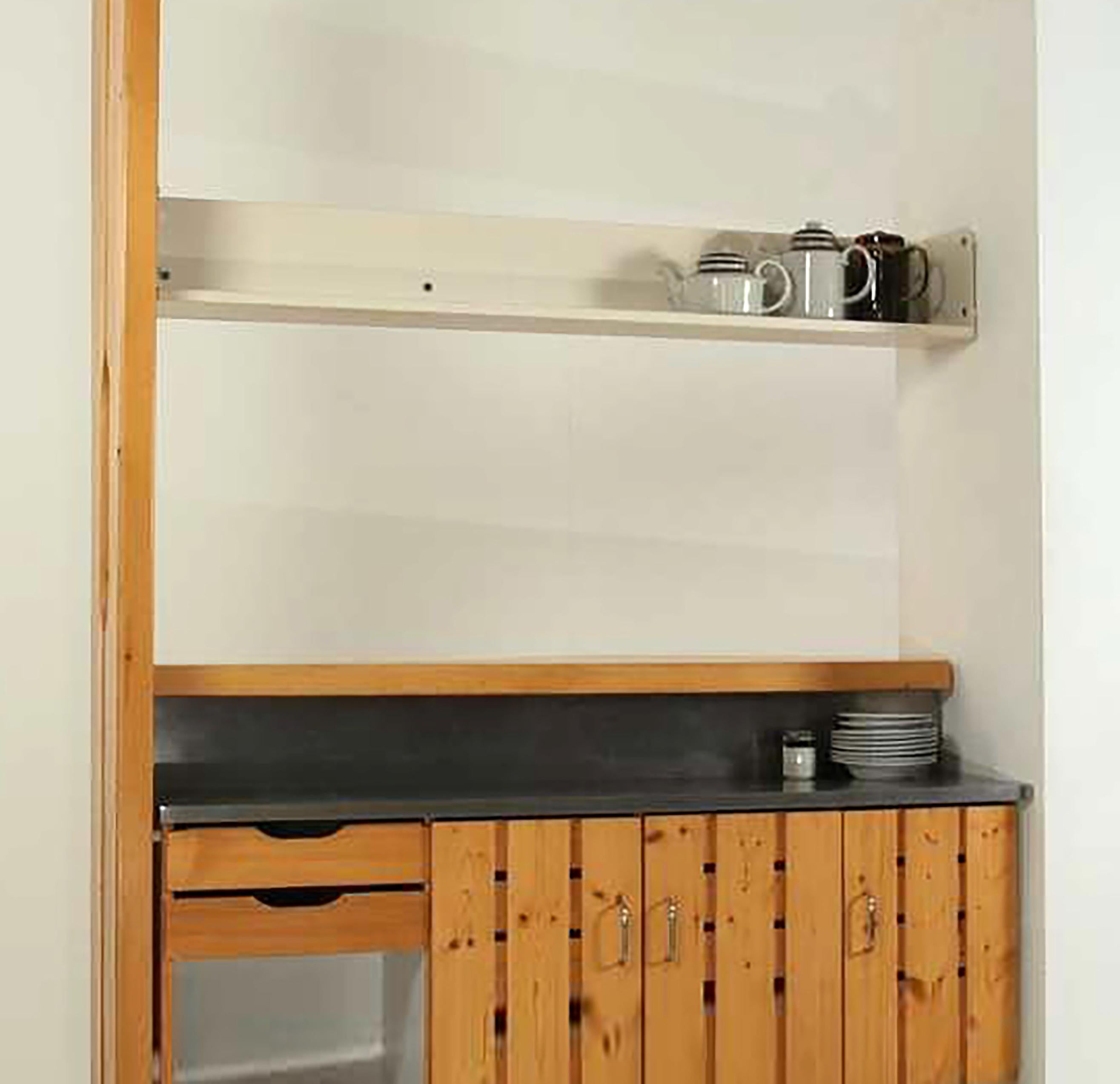 Scaffale di Charlotte Perriand per la stazione sciistica Les Arcs 1800, Pineta, anni 1960-70 in vendita 4