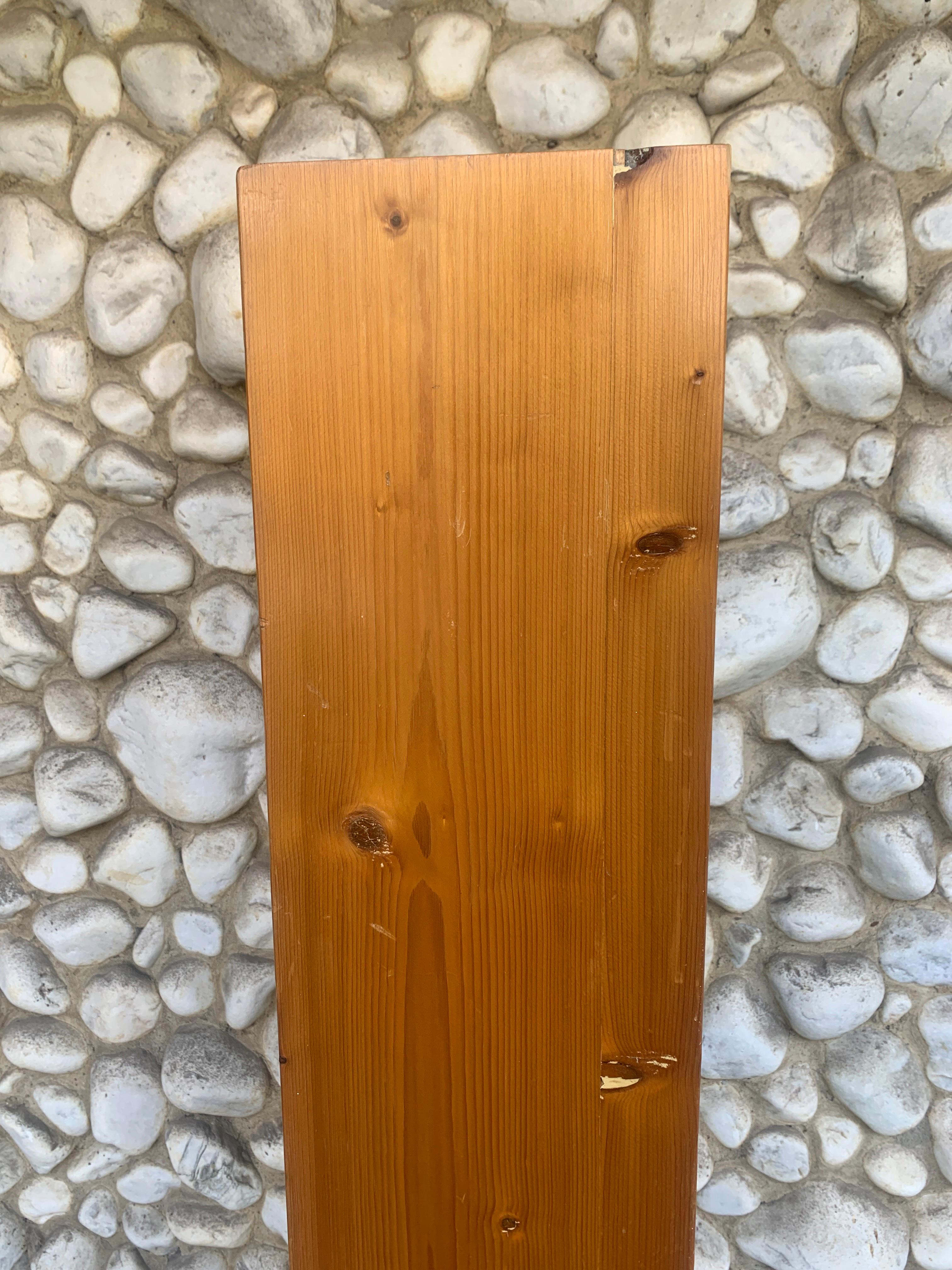 Dipinto Scaffale di Charlotte Perriand per la stazione sciistica Les Arcs 1800, Pineta, anni 1960-70 in vendita