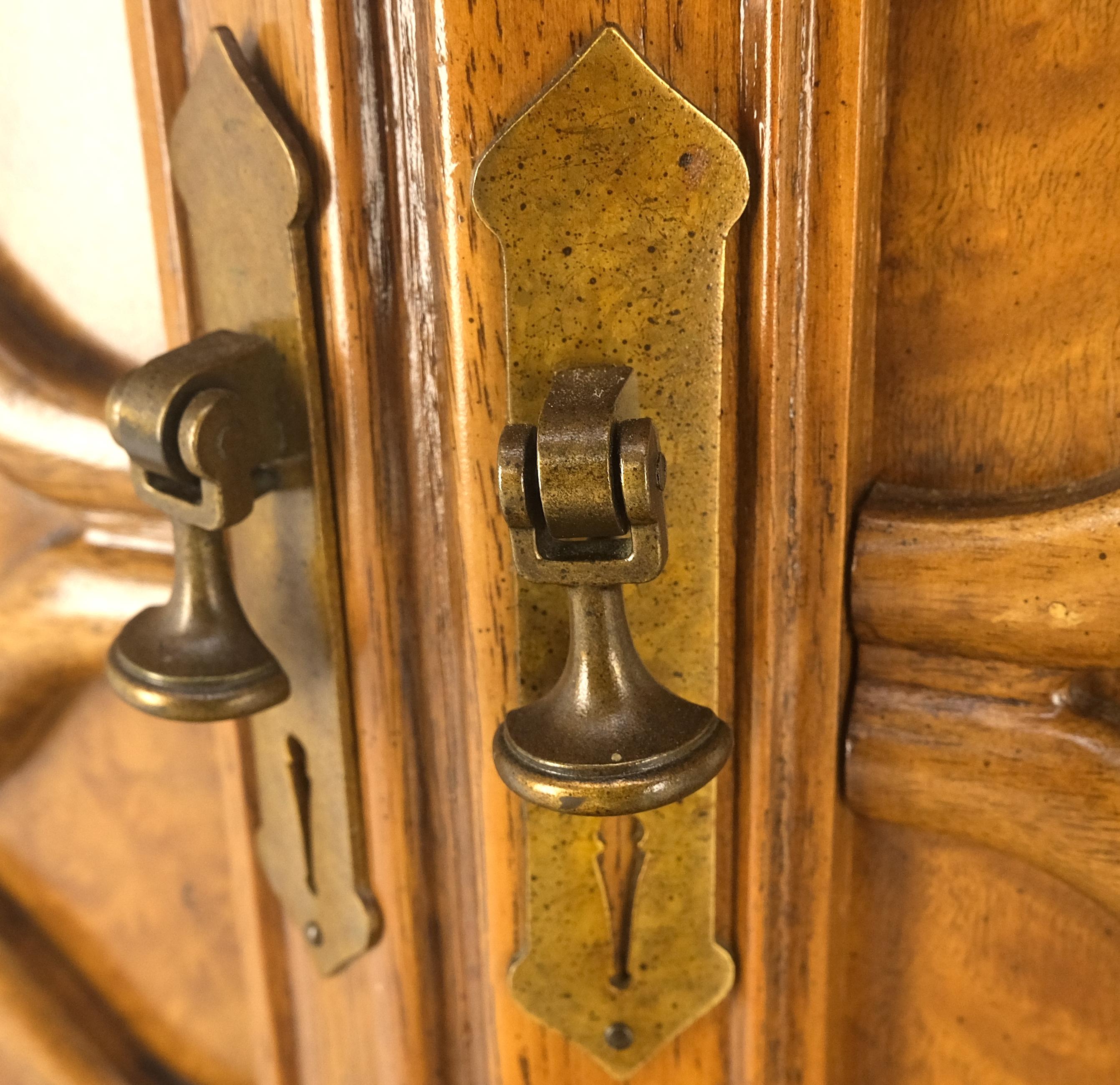 Ottone Scaffale A due ante Scomparto 3 Cassetti Noce chiaro Comò compatto Credenza MINT! in vendita