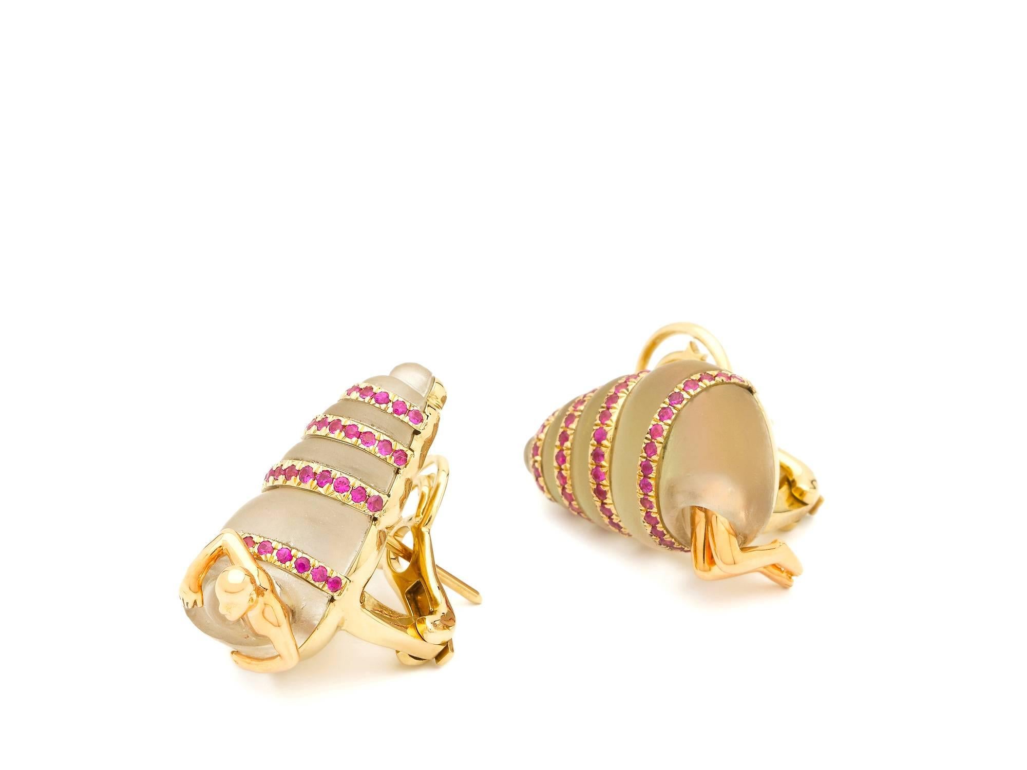 Contemporary Shell 18 Karat White, Rose Gold Pink Sapphires Rock Crystal Earrings Hand Carved For Sale