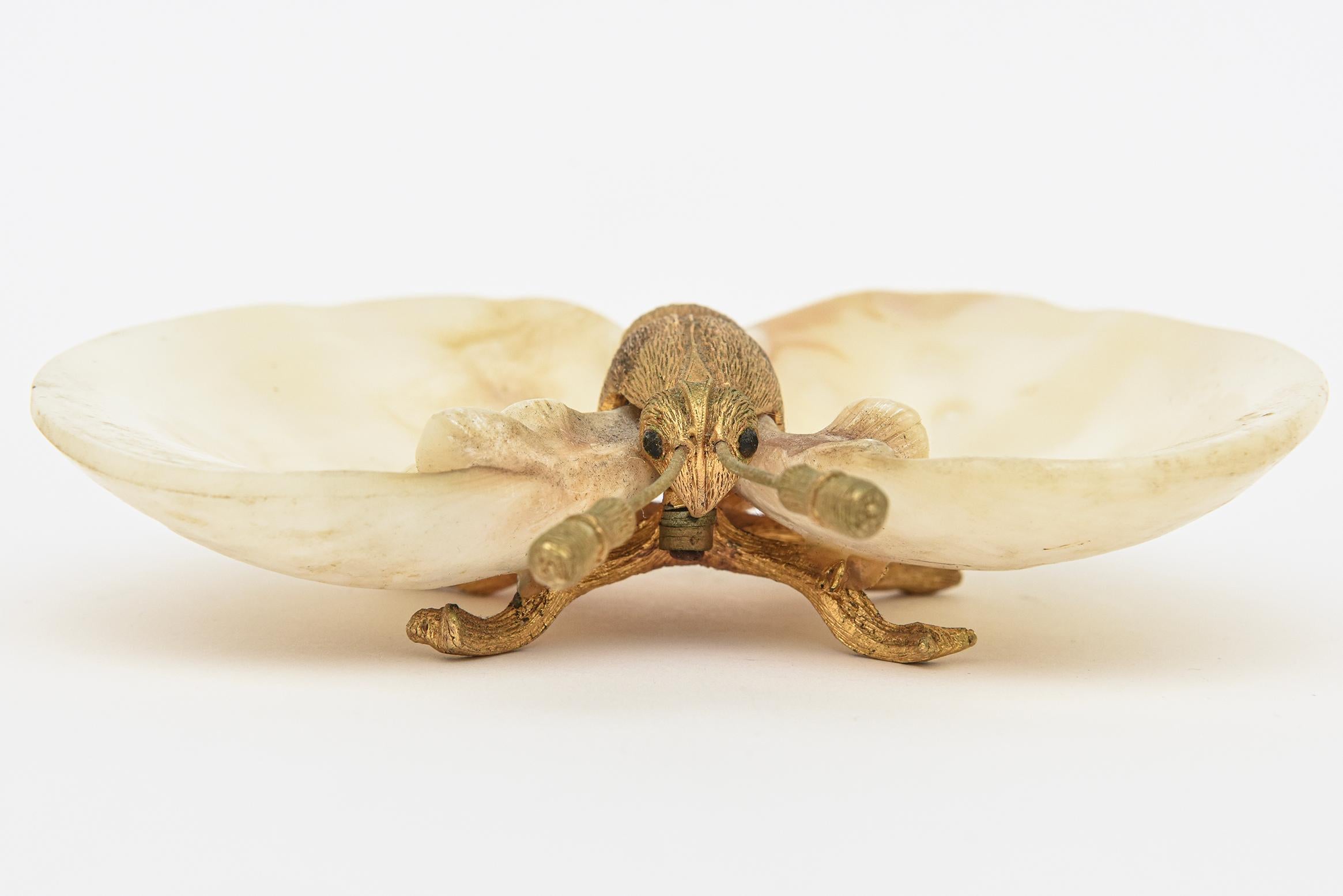 Plaqué or et coquillage Forme papillon Bol ou plat à anneaux 90's en vente 1