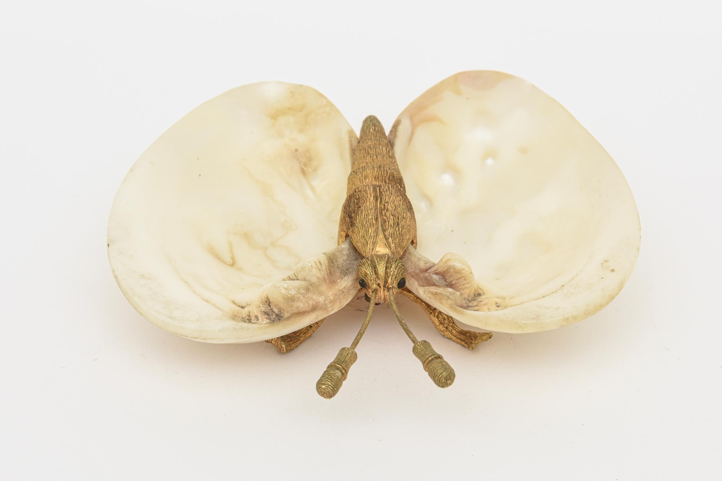 Plaqué or et coquillage Forme papillon Bol ou plat à anneaux 90's en vente 2