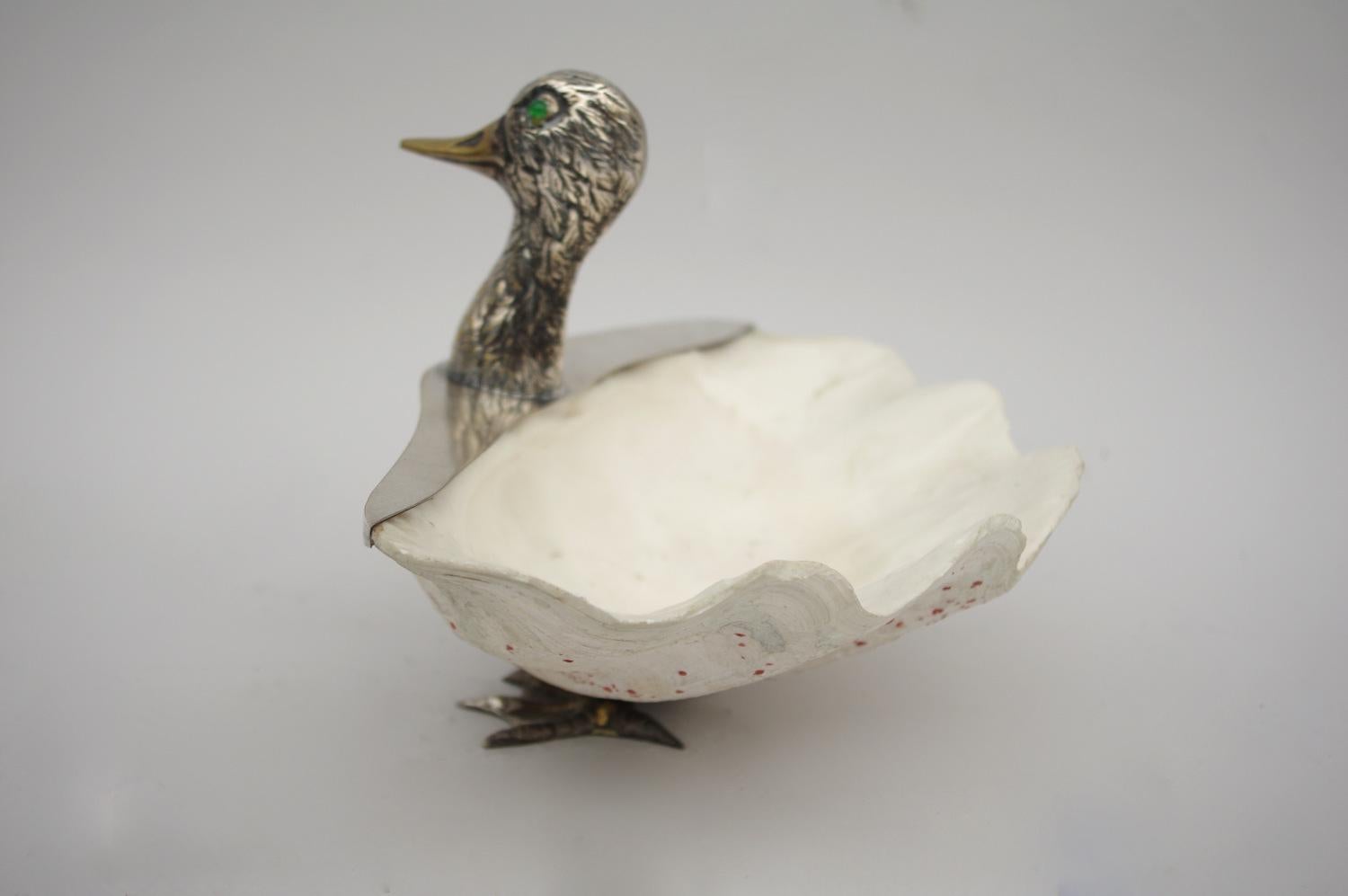 Shell and silvered brass duck-shaped trinket bowl. 
Italian work by the Maison Binazzi, circa 1970.