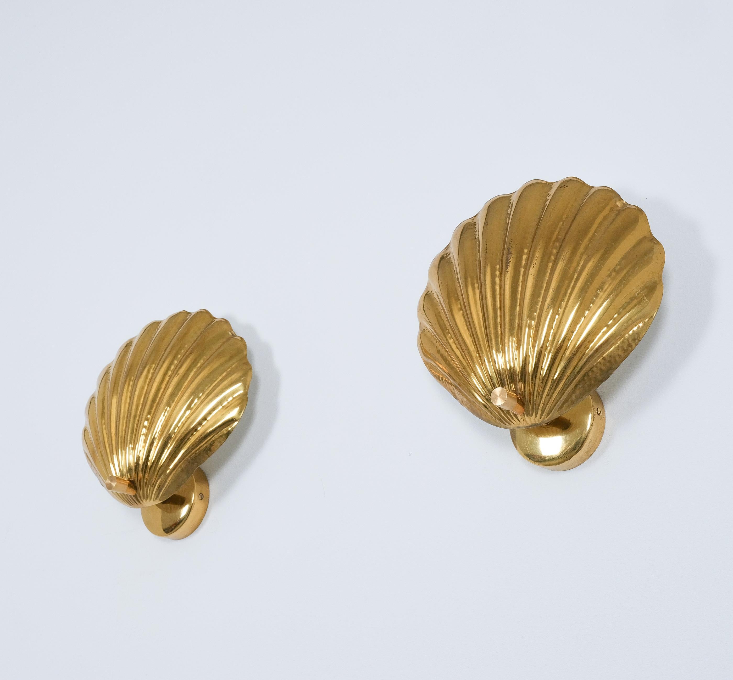 Wandleuchter aus Messing mit Muschelmotiv im Mid-Century-Stil von Maison Charles, Frankreich, 1960 im Angebot 1