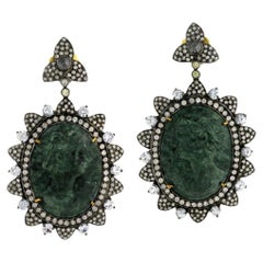 Boucles d'oreilles camée coquillage avec saphirs et diamants pavés en or et argent 18 carats