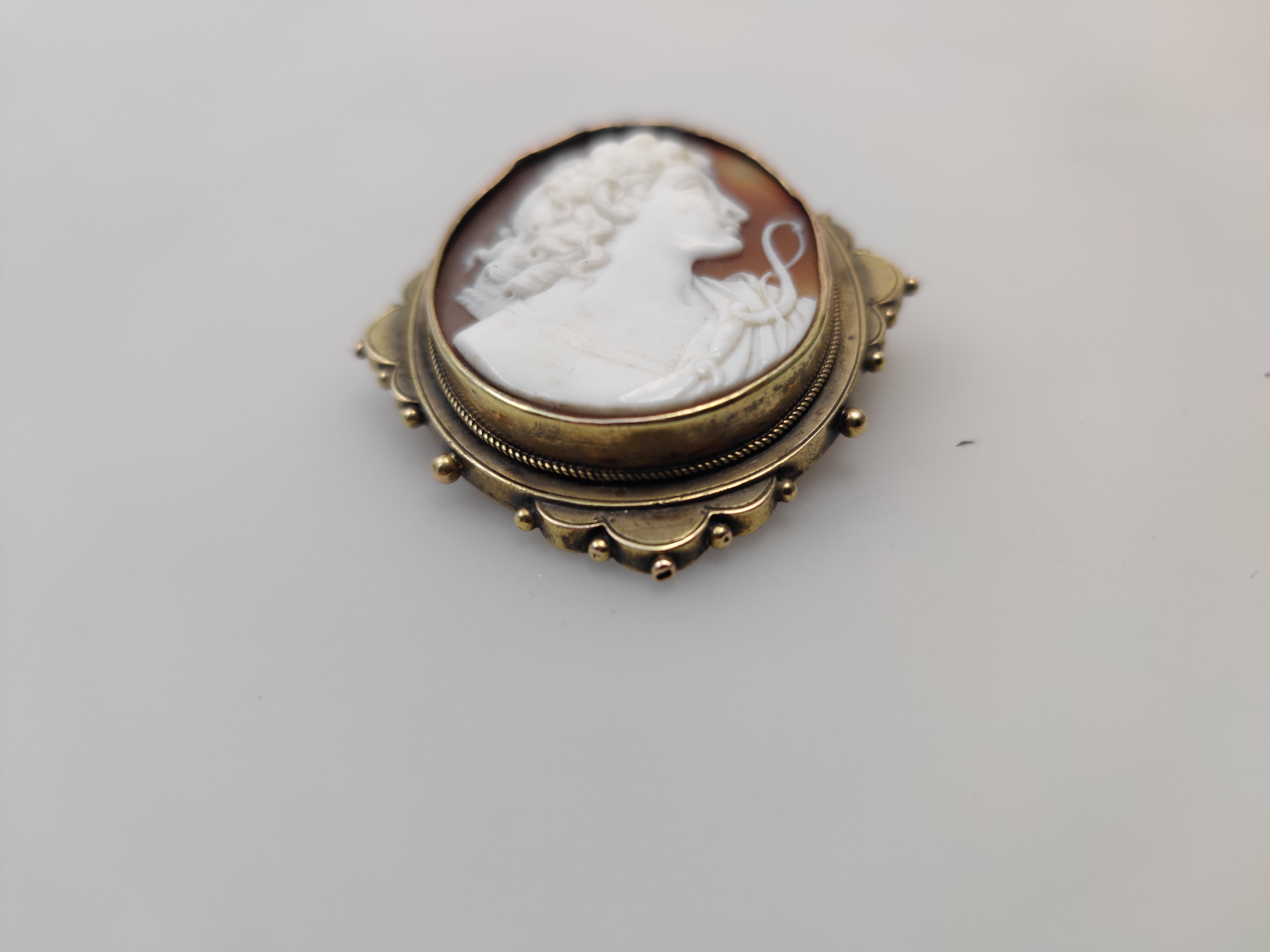 14 k yellow gold
shell cameo
19. century Germany
13 gram
size 50 x 42 mm

