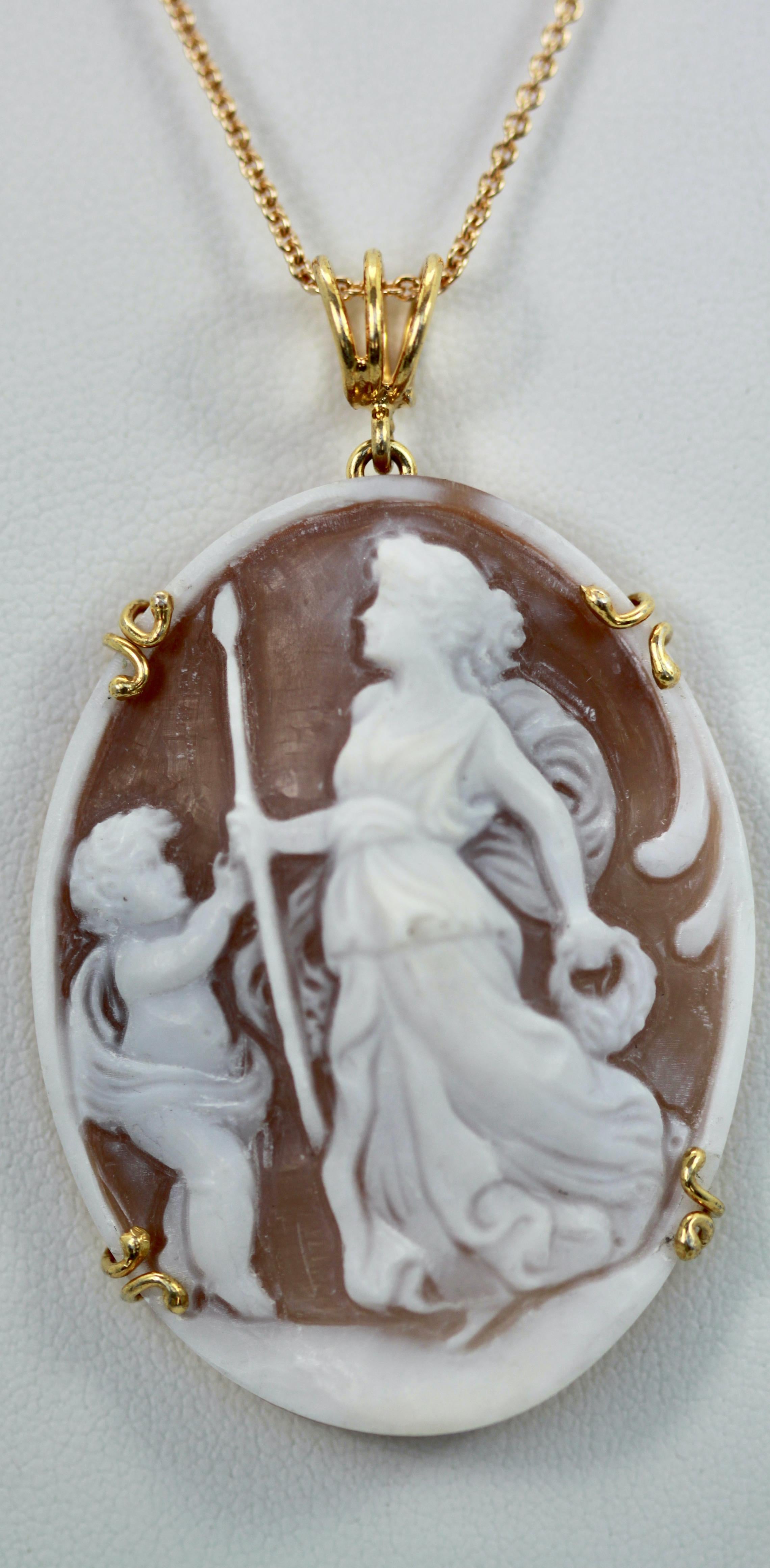 Women's Shell Cameo Large Pendant with Chain