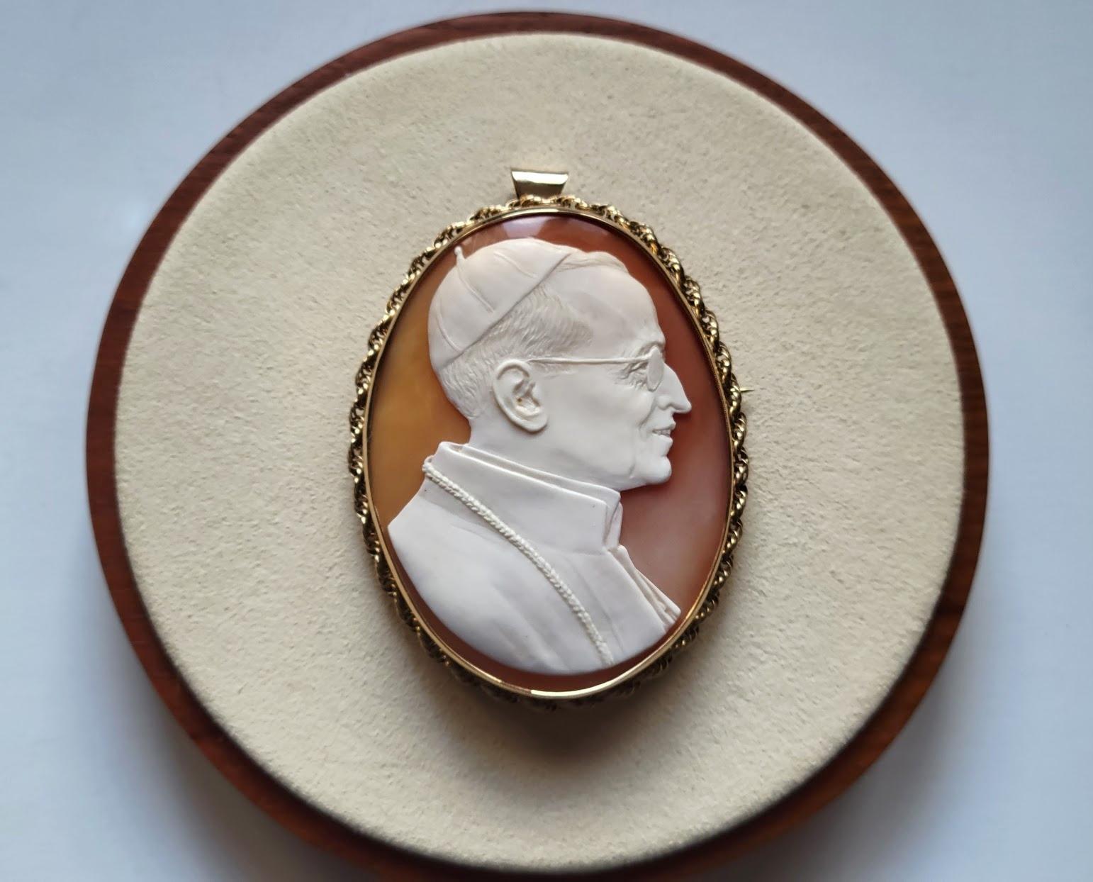 Vintage Shell Cameo Pope Pius XII, Catholic Historical Relic For Sale 1