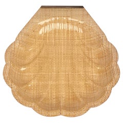Muschelaufsatz aus Lucit und Rattan im Stil von Christian Dior:: Frankreich:: 1970er Jahre