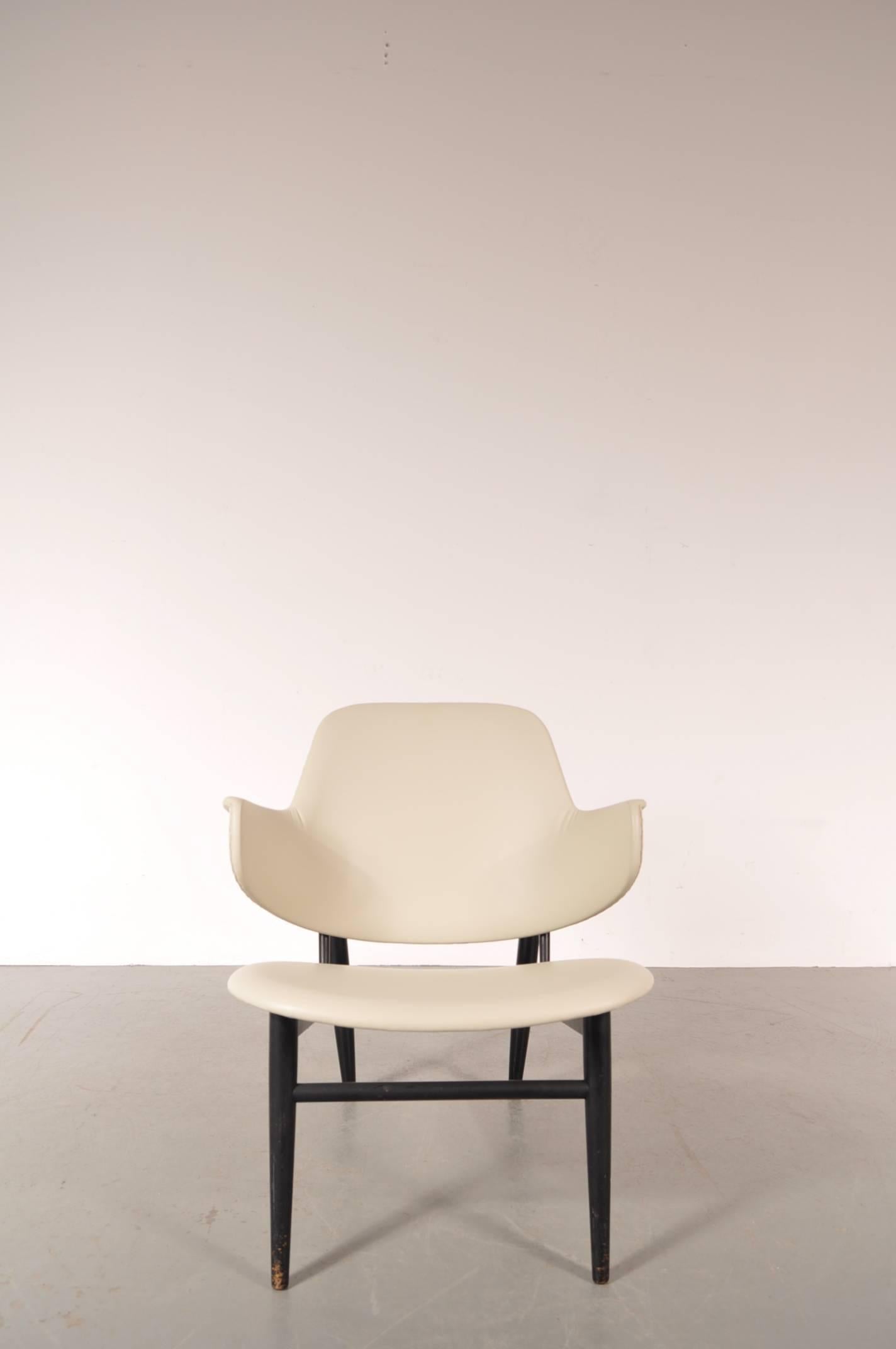 Mid-Century Modern Shell Chair by Ib Kofod-Larsen for Christensen & Larsen, Denmark, circa 1950