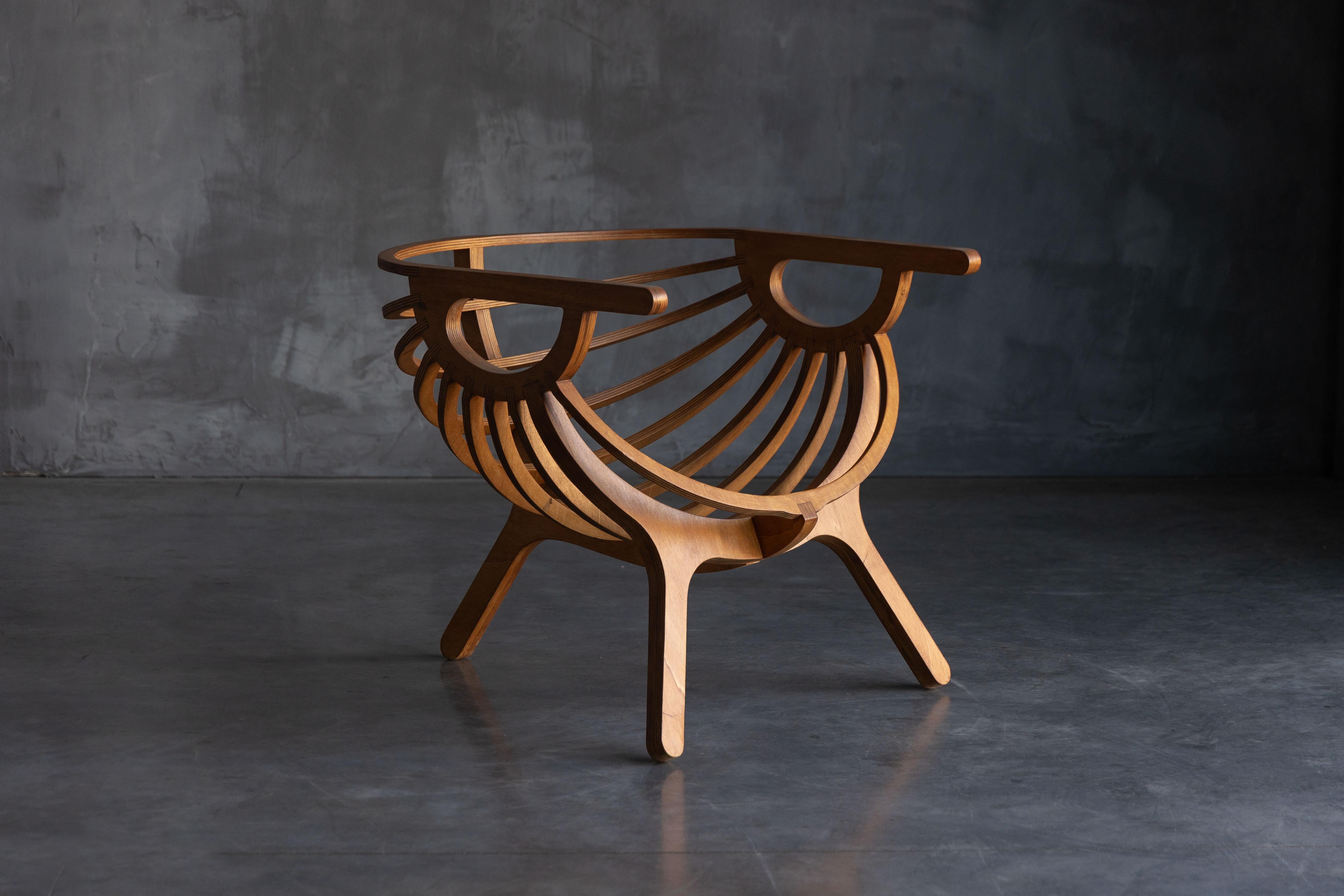 Sculptural Shell Lounge Chair, Italy, 1980s For Sale 7