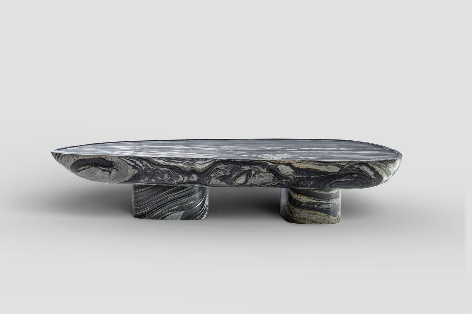 Habilement sculptée dans un seul bloc de marbre exclusif Calacatta Midnight, la coquille évoque l'élégance courbée de la coque.
La coquille est fabriquée à 100 % en Italie et, sur demande, peut être personnalisée avec différentes pierres et