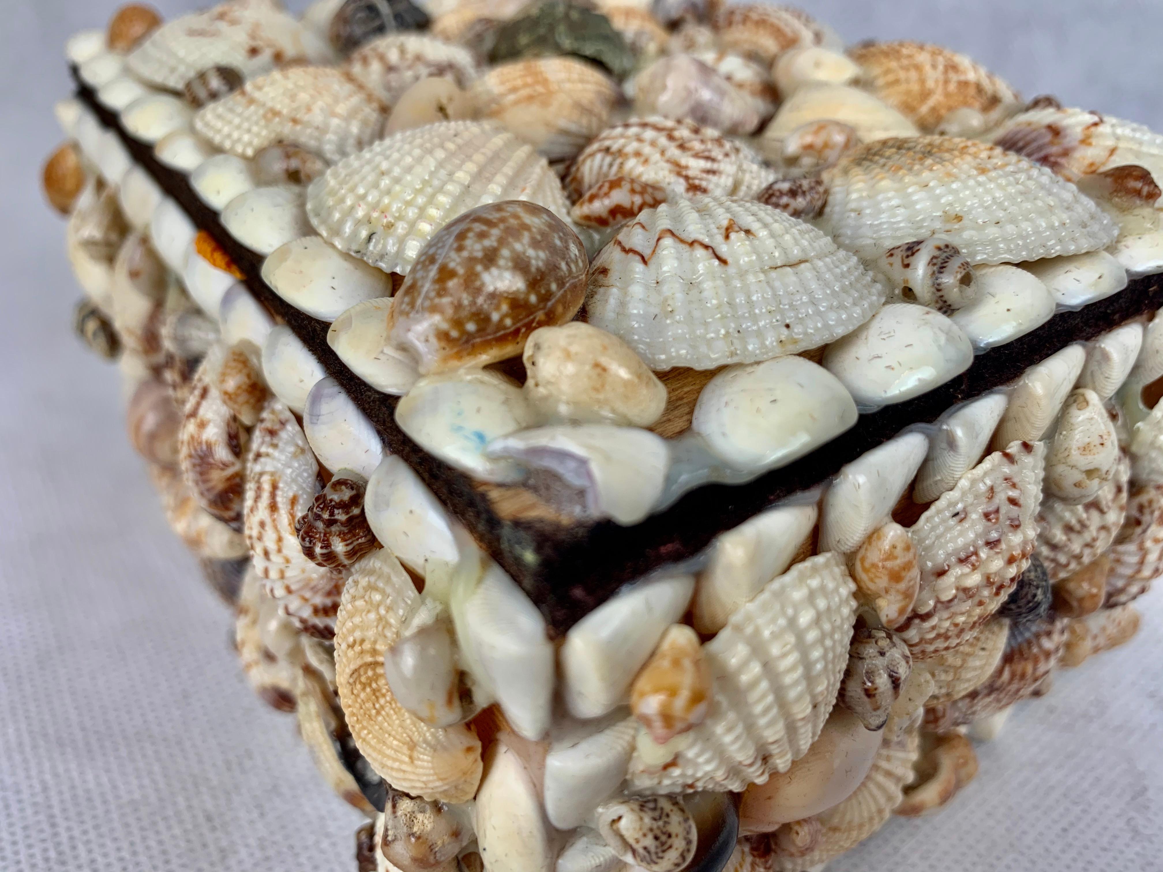 Shell Covered Lined Box In Good Condition In West Palm Beach, FL