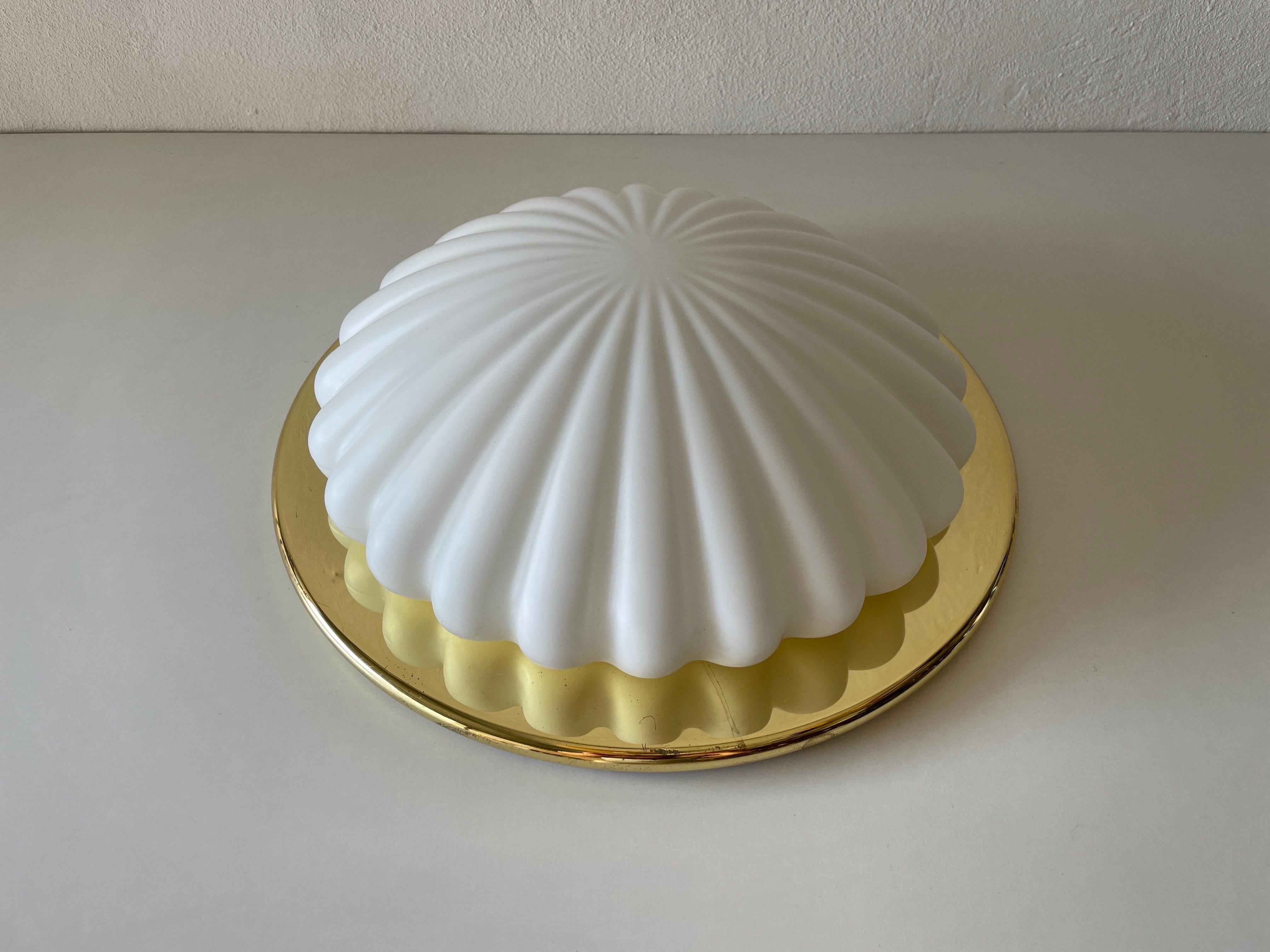 Shell Design Glass and Gold Flush Mount by Peill and Putzler, 1960s, Germany In Excellent Condition For Sale In Hagenbach, DE