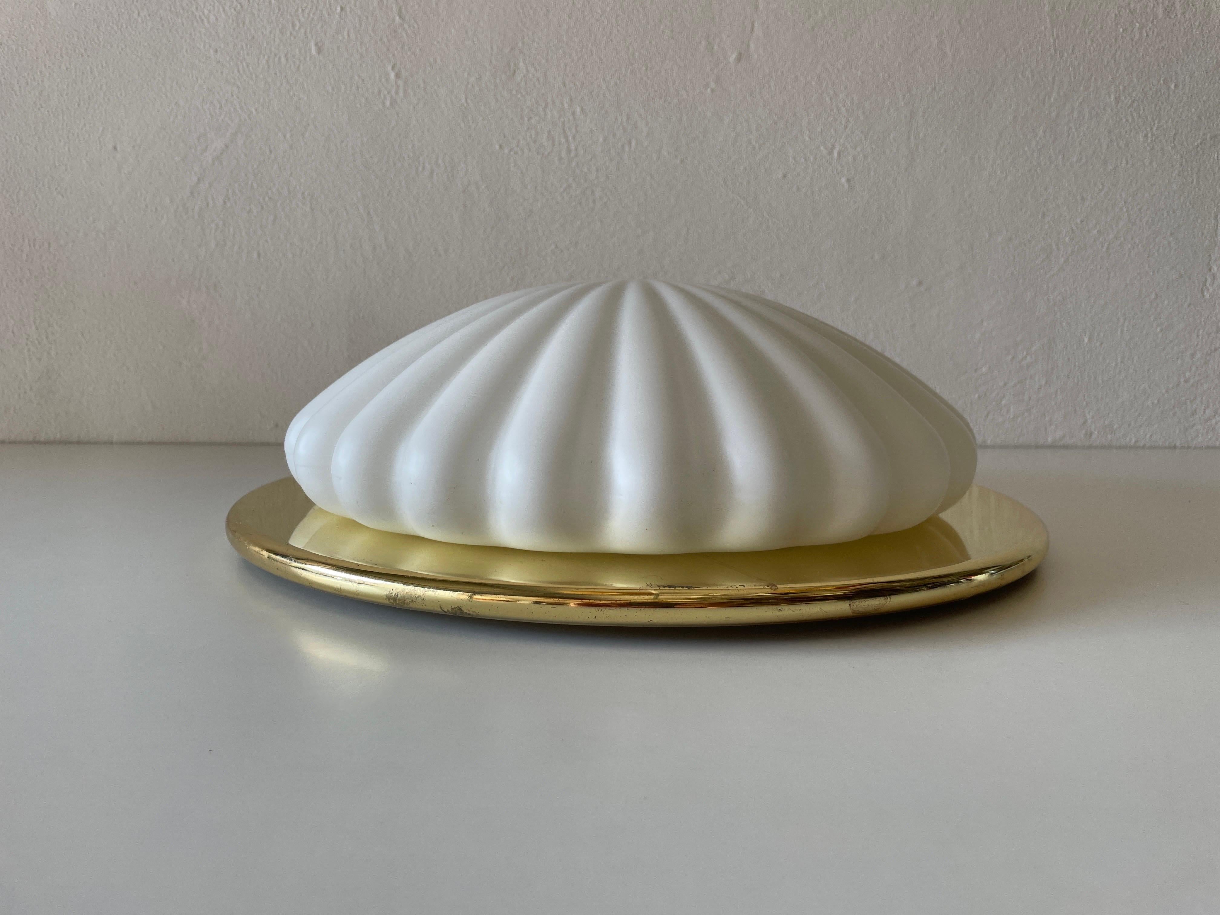 Shell Design Glass and Gold Metal Flush Mount by Peill & Putzler, 1960s, Germany In Excellent Condition For Sale In Hagenbach, DE
