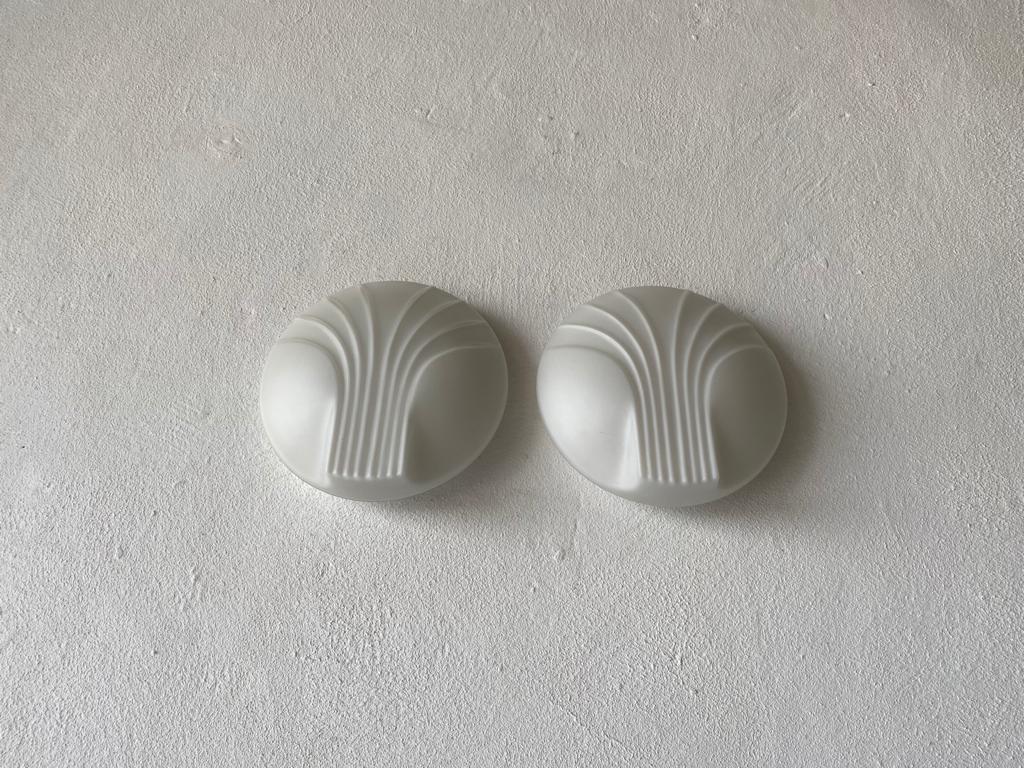 Shell Design Opal Glass Pair of Sconces by Hillebrand, 1960s, Germany In Good Condition For Sale In Hagenbach, DE
