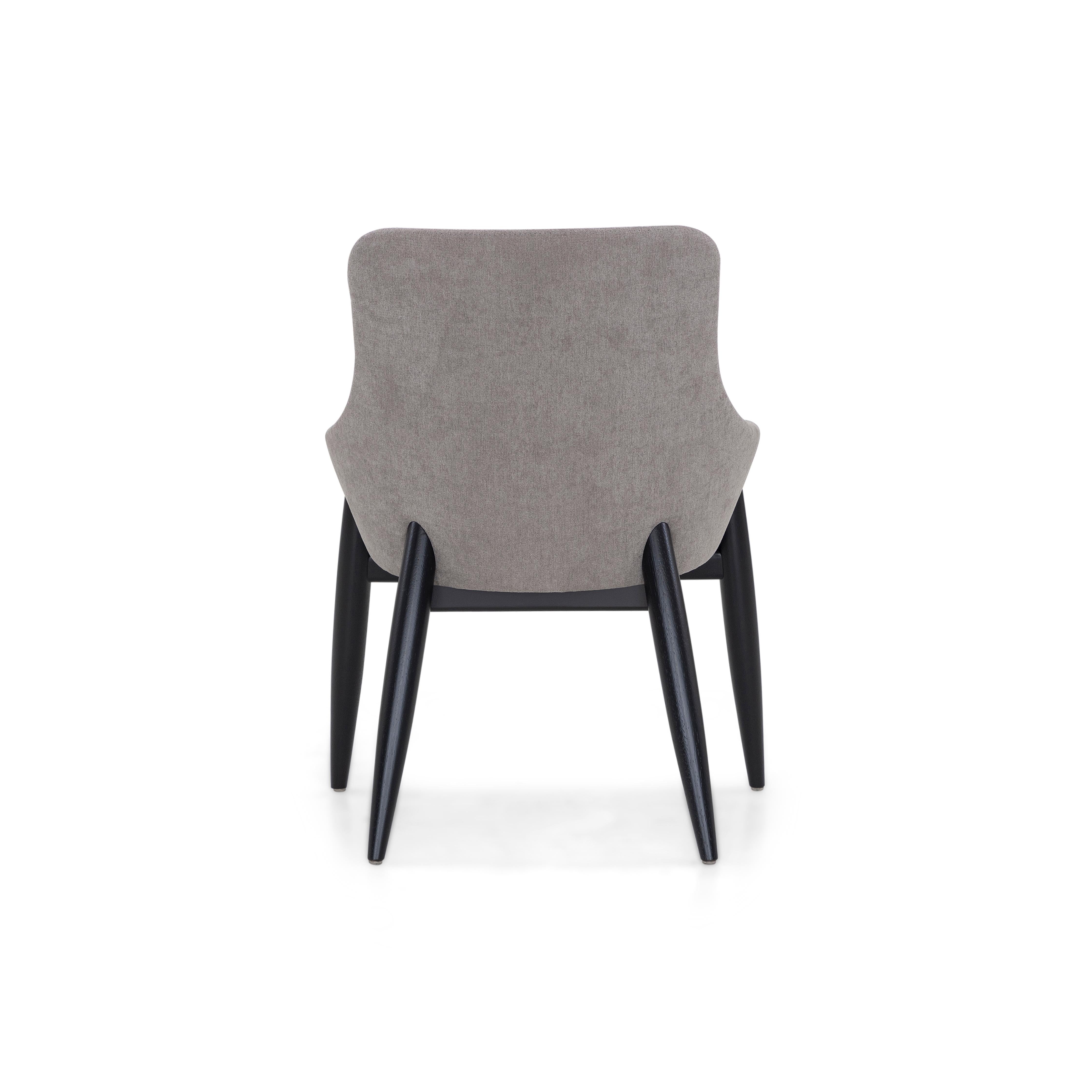 Moderne Chaise de salle à manger à dossier incurvé en tissu gris et finition noire mate, Shell Line en vente