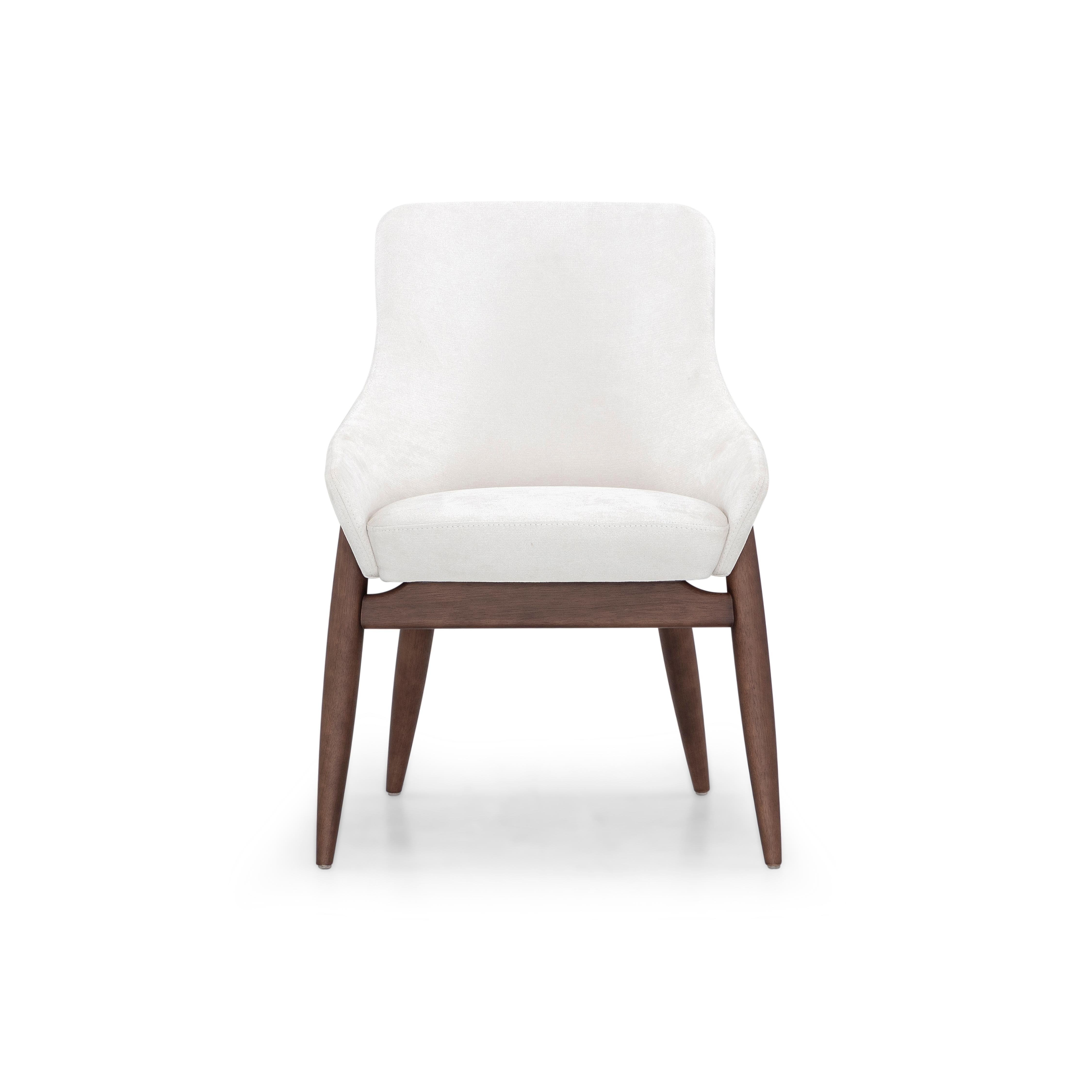 Sedia da pranzo imbottita personalizzabile avorio con finitura noce, design a conchiglia In condizioni Nuovo in vendita a Miami, FL