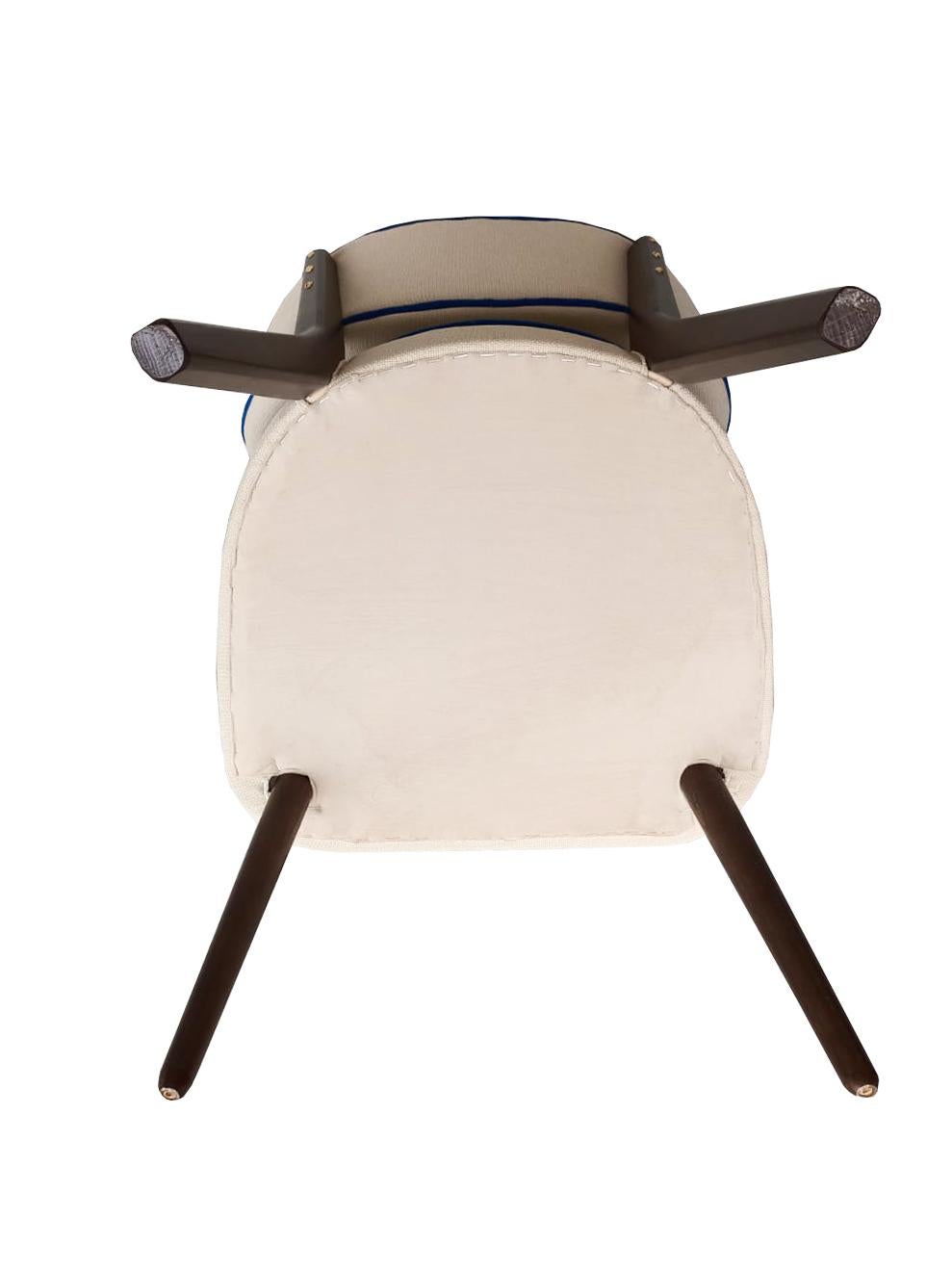 Shell Dining Chair, Hellbeige, feuerhemmendes Gewebe, von Vintola Studio, Europa im Angebot 1
