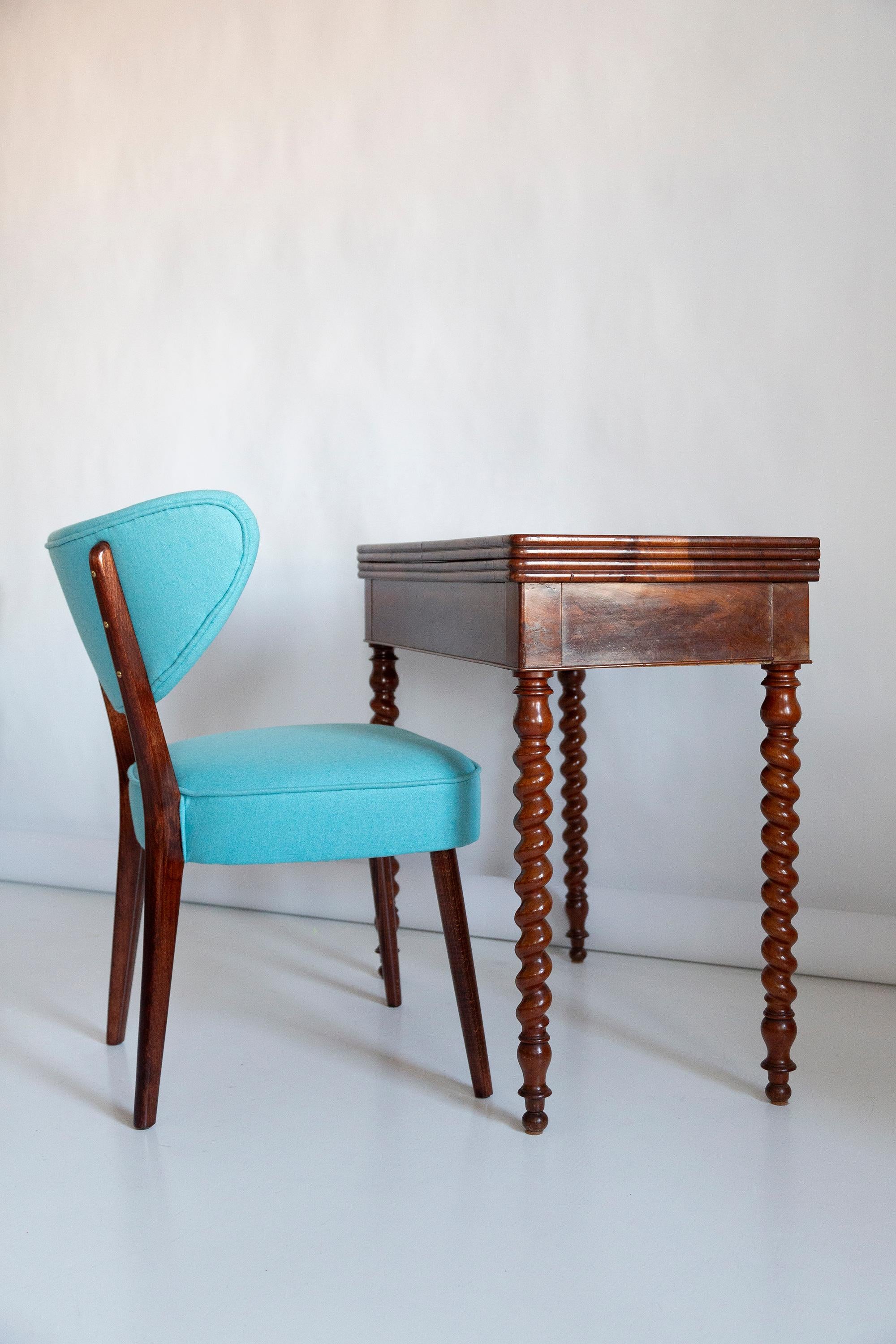 Mid-Century Modern Chaise de salle à manger coquillage, laine turquoise, de Vintola Studio, Europe, Pologne en vente