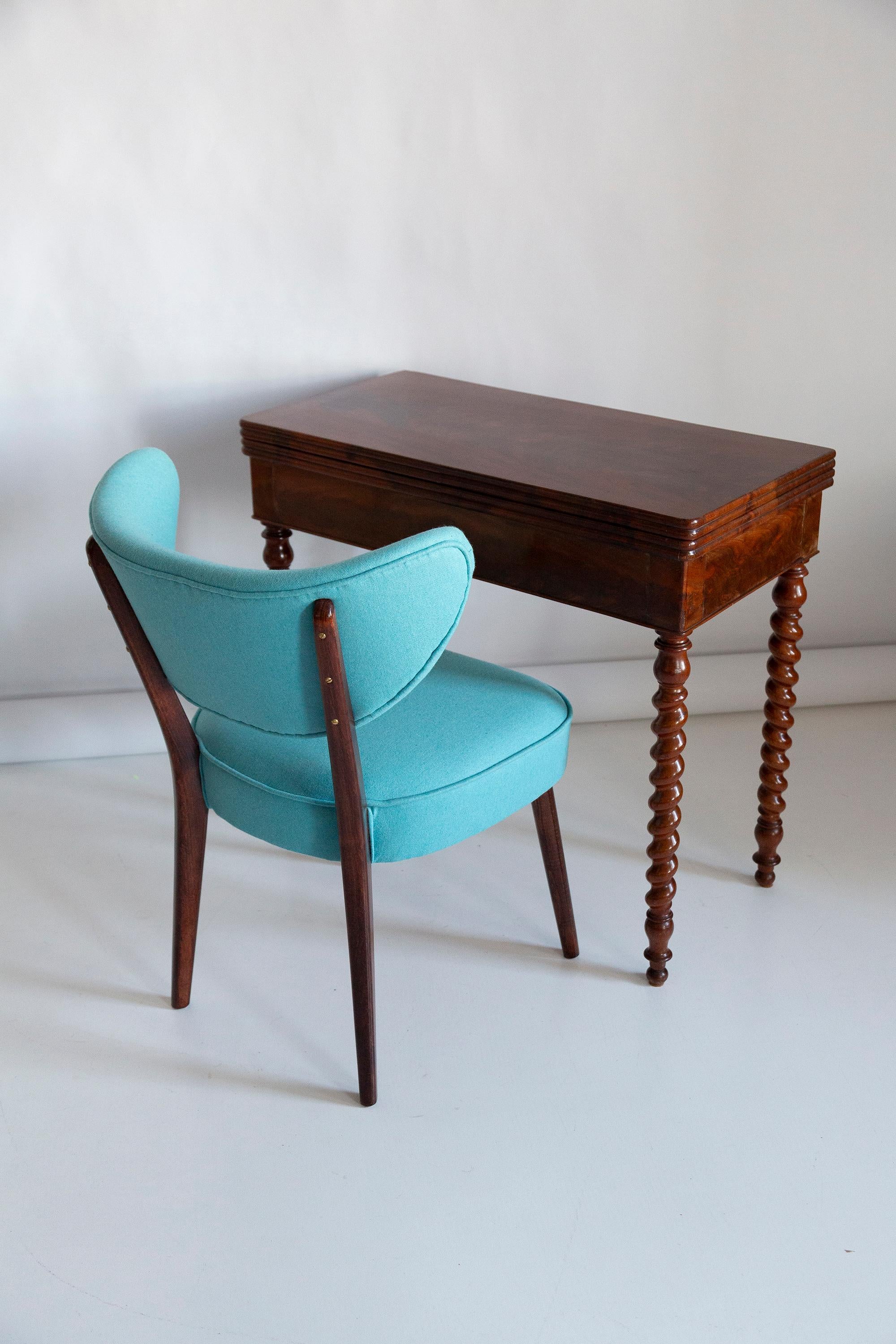 Polonais Chaise de salle à manger coquillage, laine turquoise, de Vintola Studio, Europe, Pologne en vente