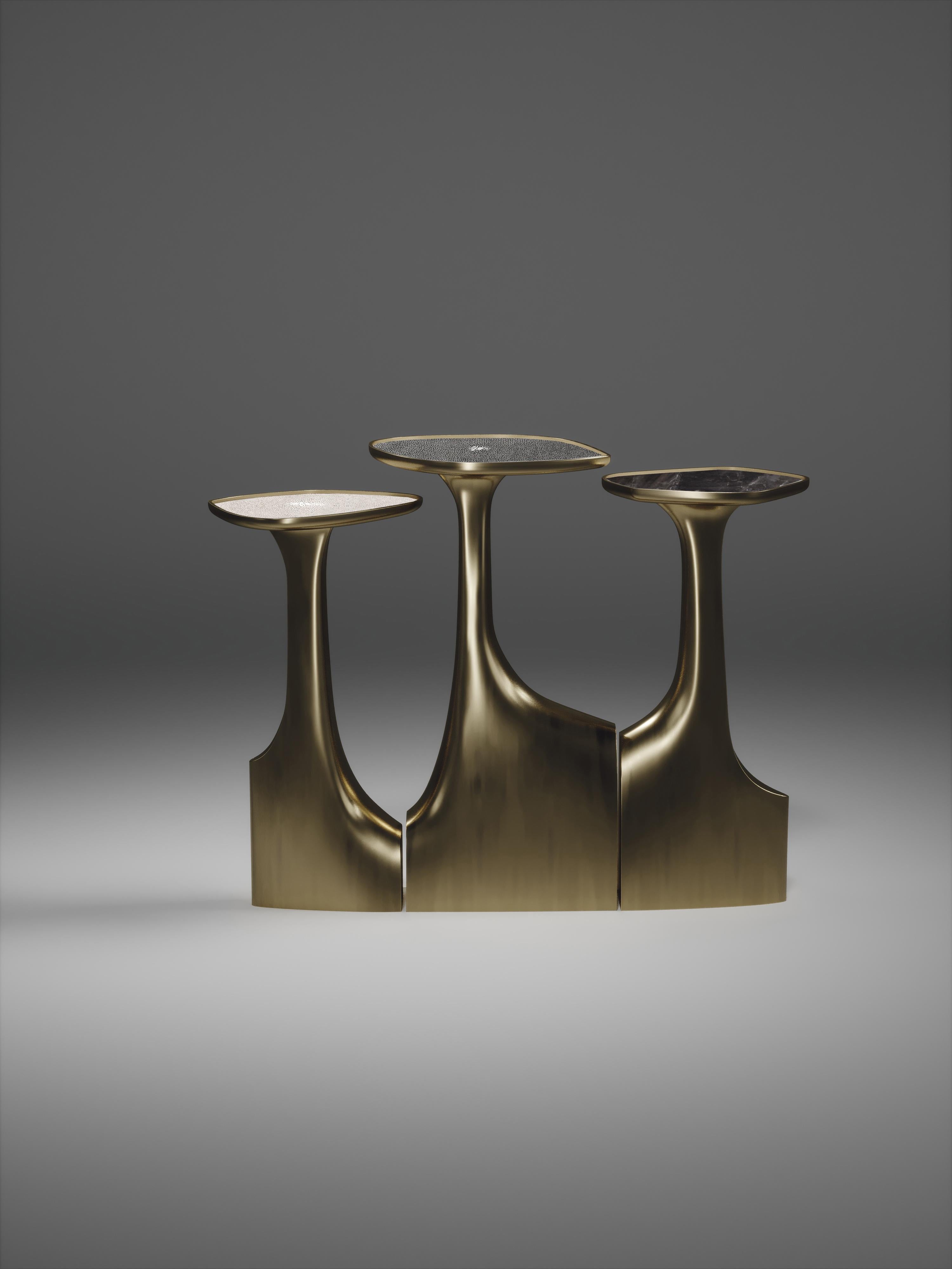 Tavolo da pranzo Shell con inserti in ottone bronzato-patinato di R & Y Augousti in vendita 10