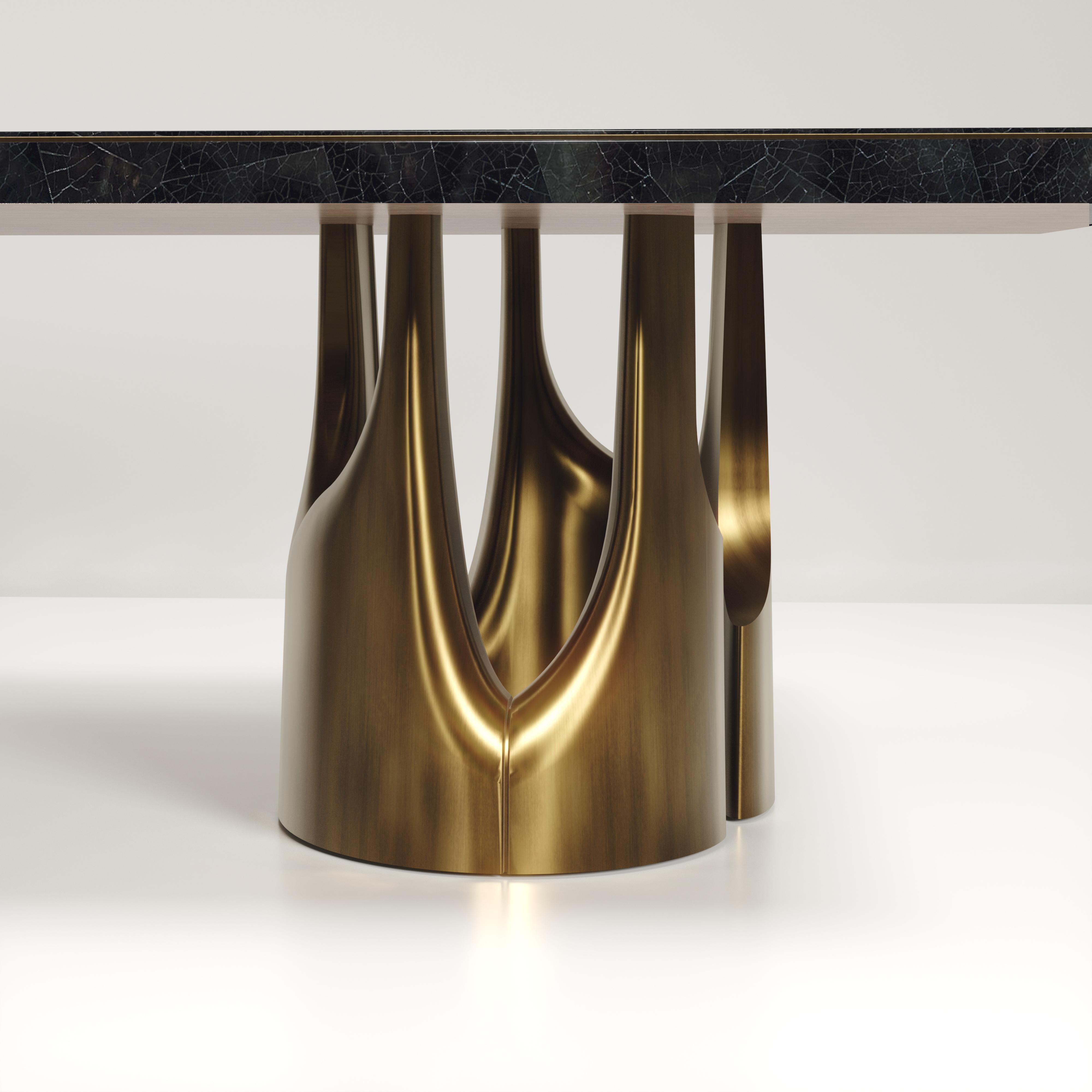Fait main Table de salle à manger coquillage avec accents en bronze-patina et laiton de R&Y Augousti en vente