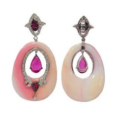 Shell Earring with Diamonds and Pink Tourmaline in 18 Karat White Gold
