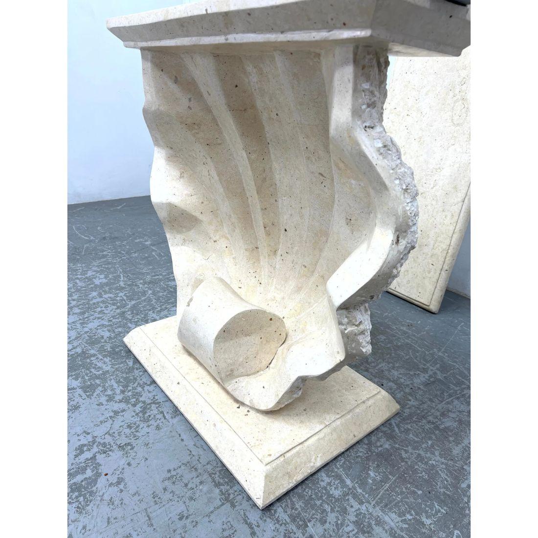 XX secolo Tavolo da console a forma di conchiglia con top in pietra in vendita