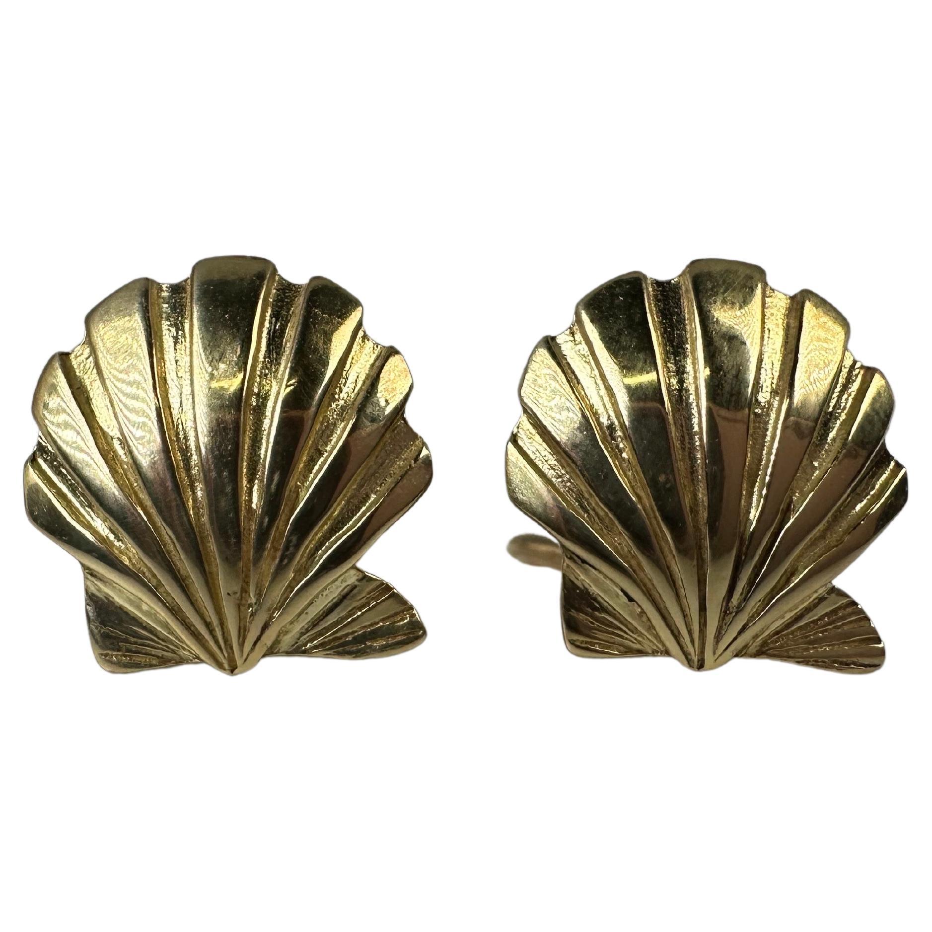 Shell gold earrings 14KT omega closure For Sale