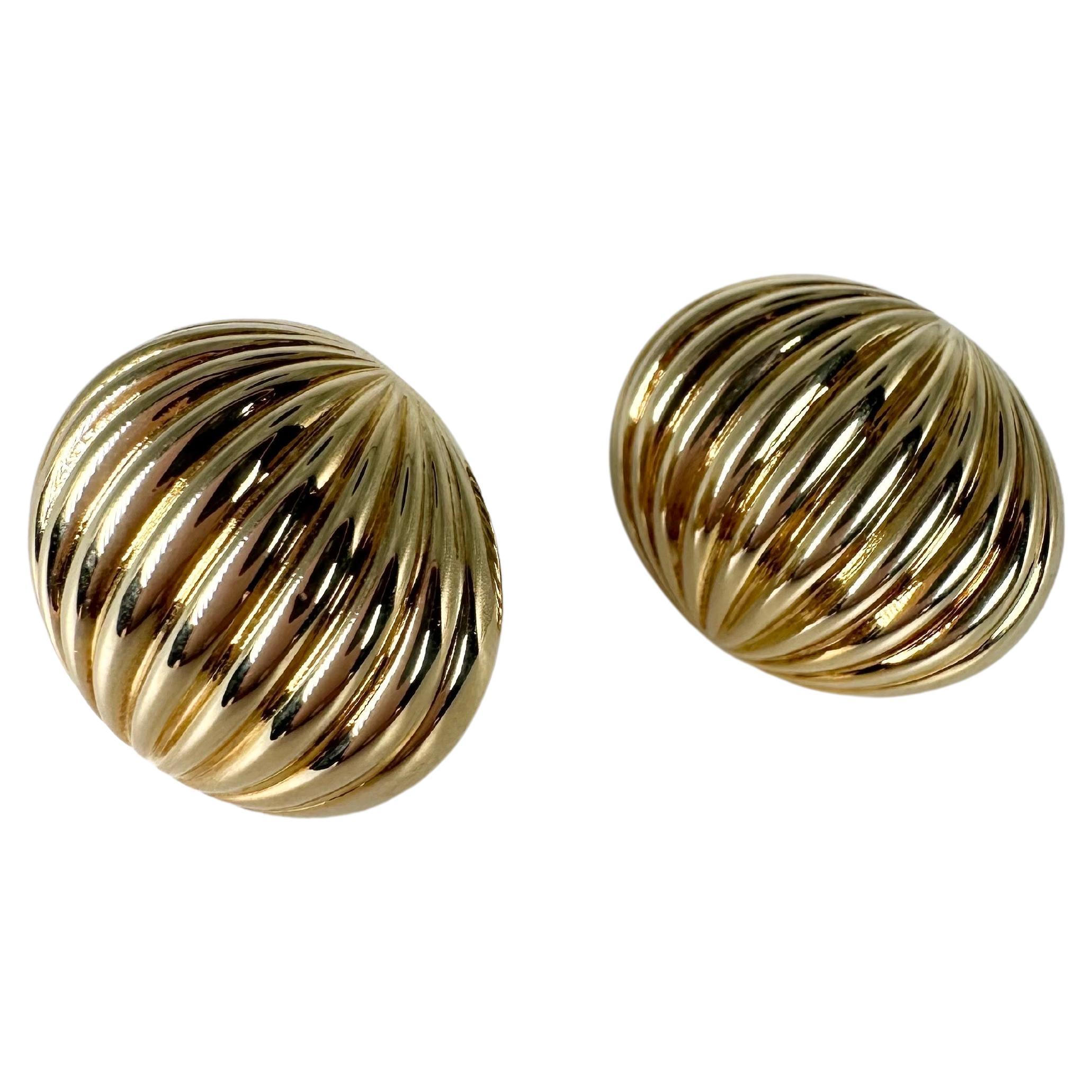 Shell gold earrings 18KT yellow gold earrings omega clip earrings For Sale